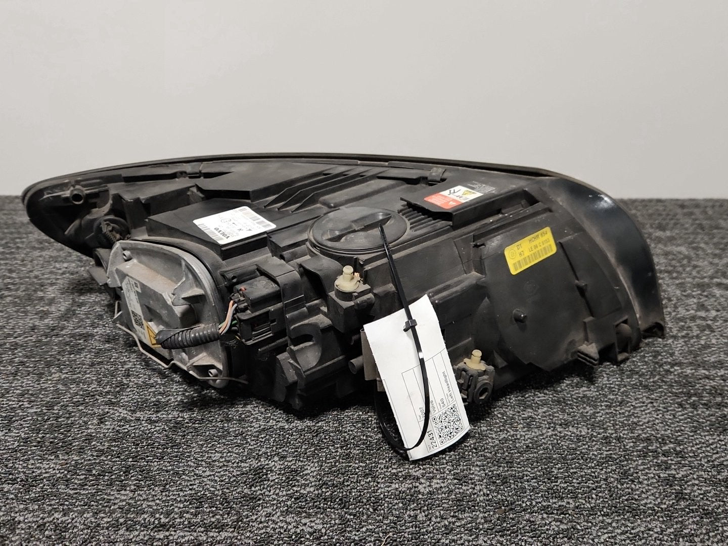 Volvo S40 MK2 (MS) Saloon Genuine Front Left N/S Passenger Headlight 31265711