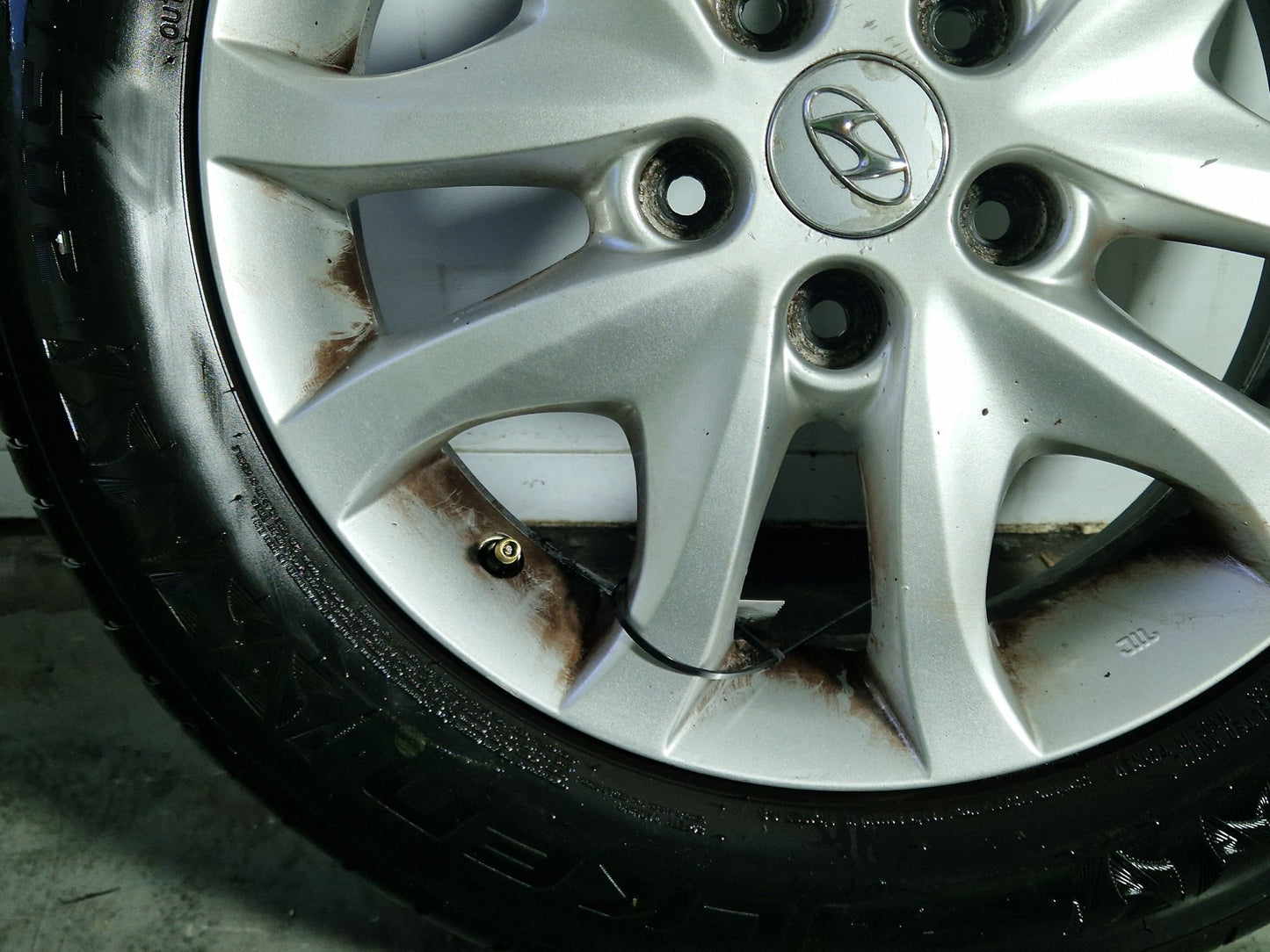 Hyundai i30 MK1 (FD) 5" Alloy Wheel with Tyre 205/55/16 6mm