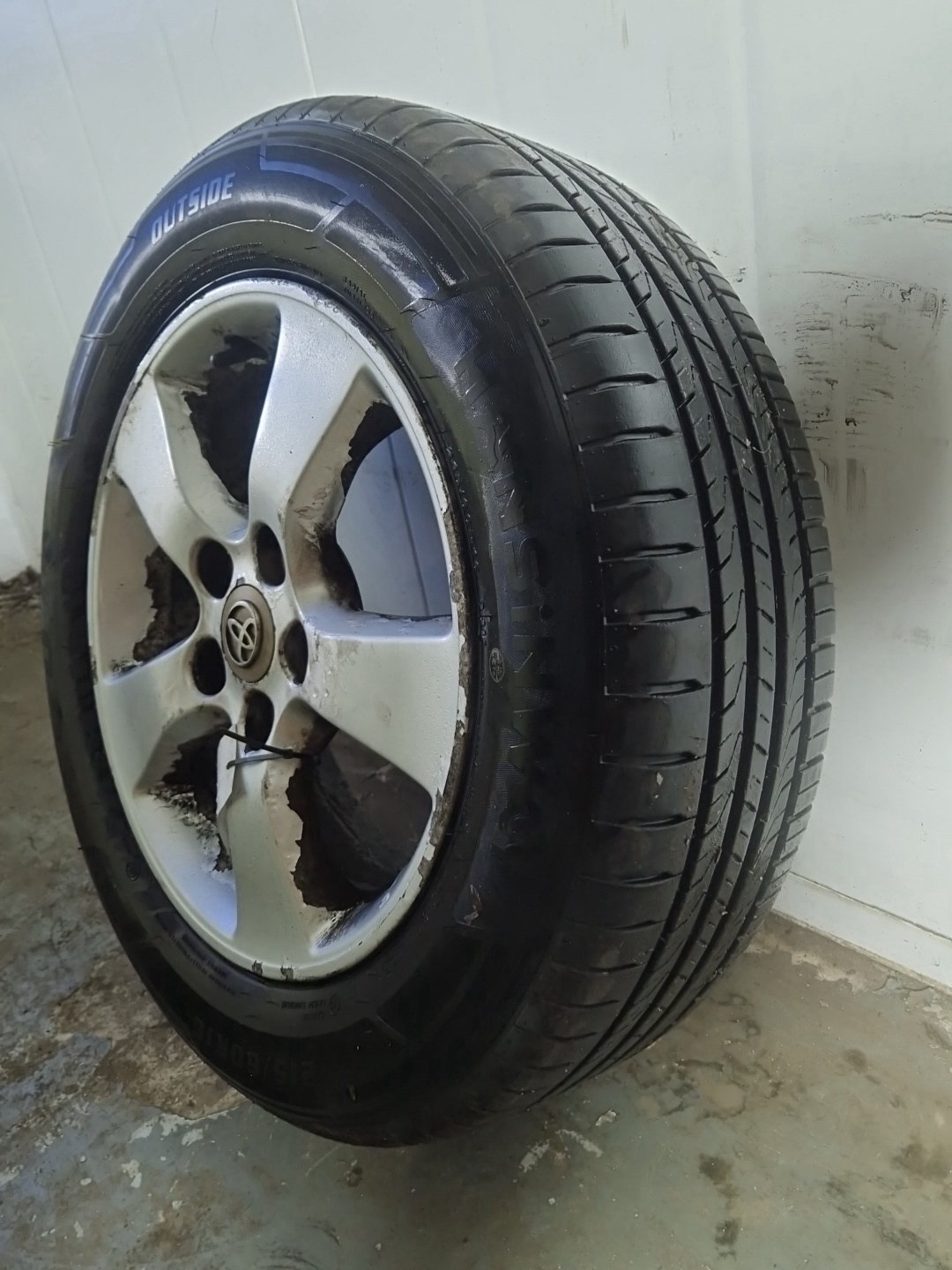 Toyota Estima MK2 (ACR30) 16" Alloy Wheel with Tyre 215/60/16 6mm