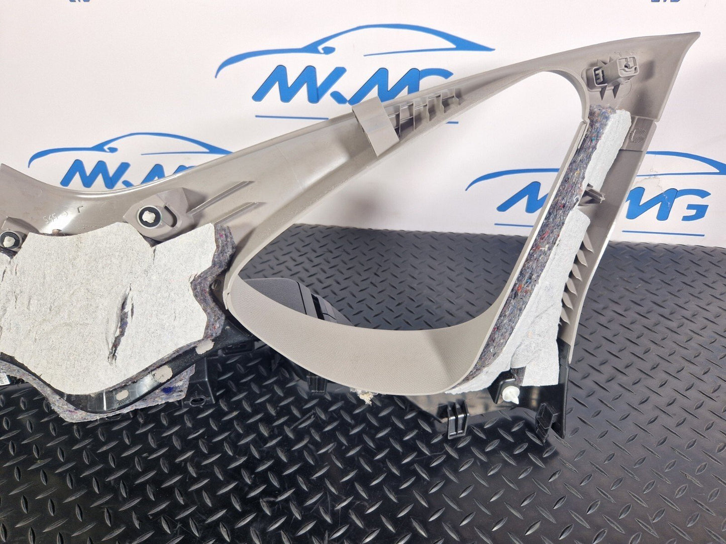 14-21 BMW 2 SERIES F45 DRIVER O/S INNER TRIM WITH SEAT ADJUSTMENT SWITCH 7365575