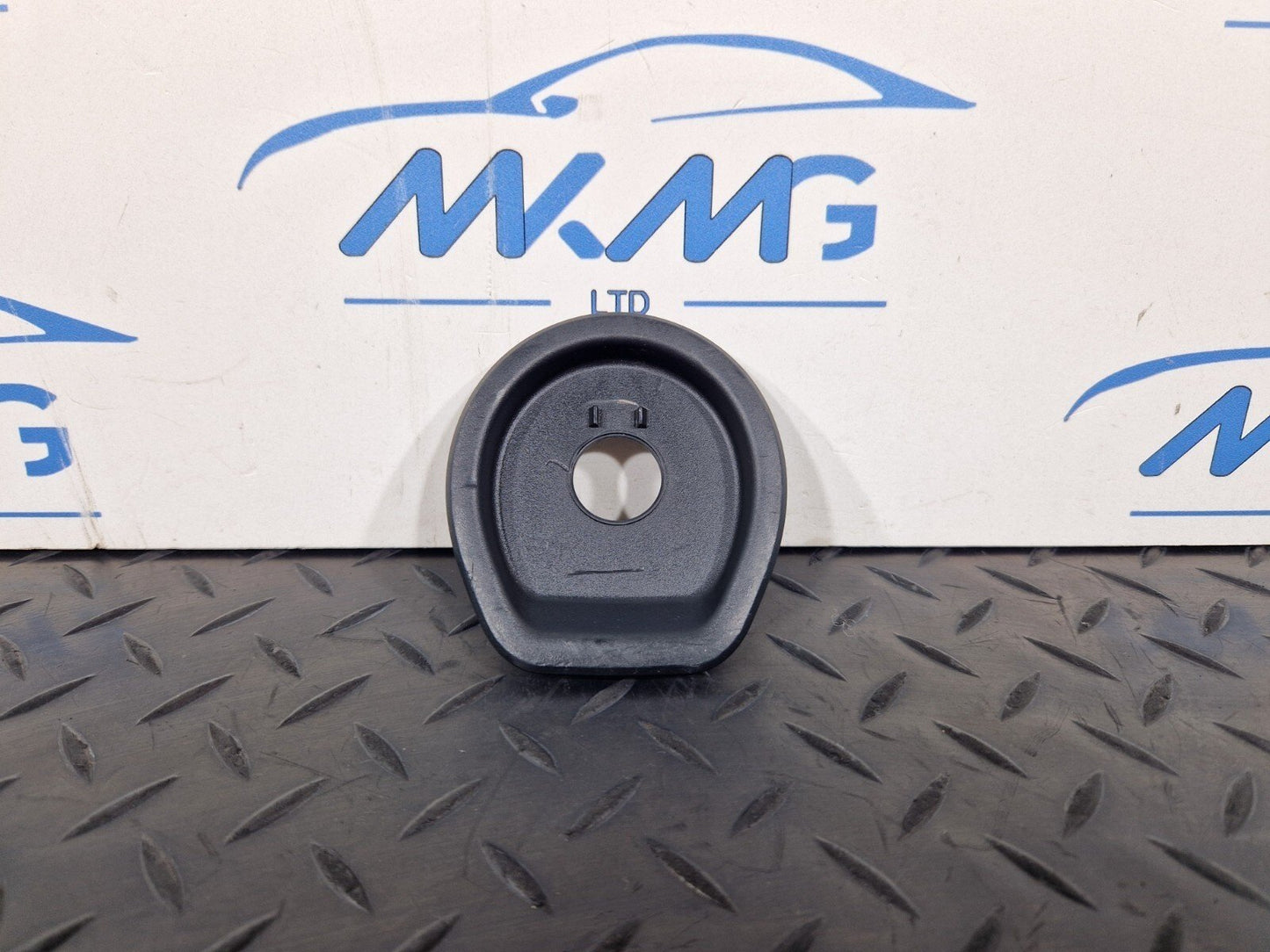14-23 MERCEDES VITO W447 GENUINE B-PILLAR HANDLE RECESS SHEL TRIM A4478990721