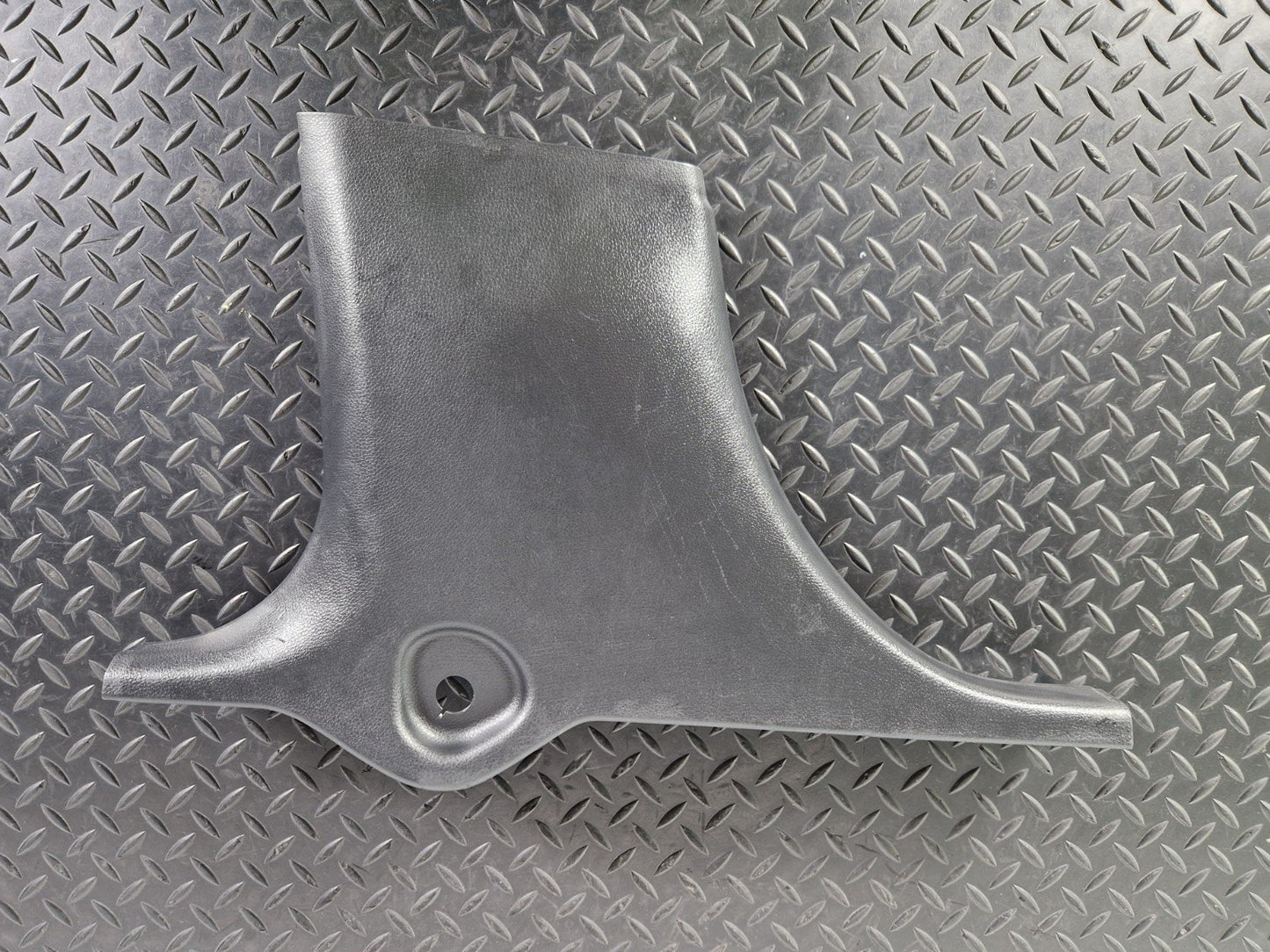 13-19 MERCEDES BENZ CLA C117 AMG INTERNAL LOWER B PILLAR TRIM NS A1176910108