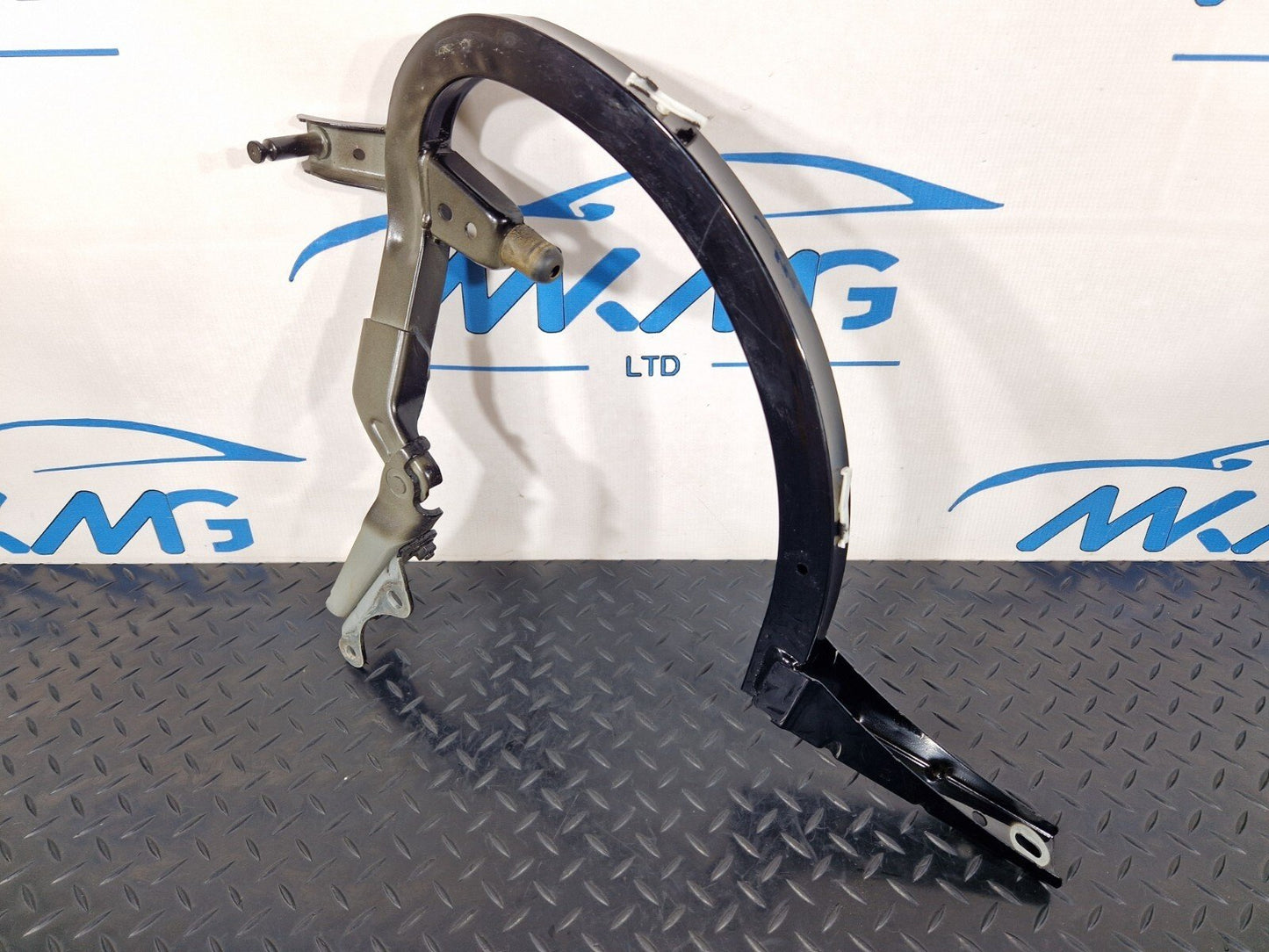 12-18 AUDI A6 C7 TAILGATE BOOT LID HINGE RIGHT DRIVER SIDE IN BLACK 4G5827302B