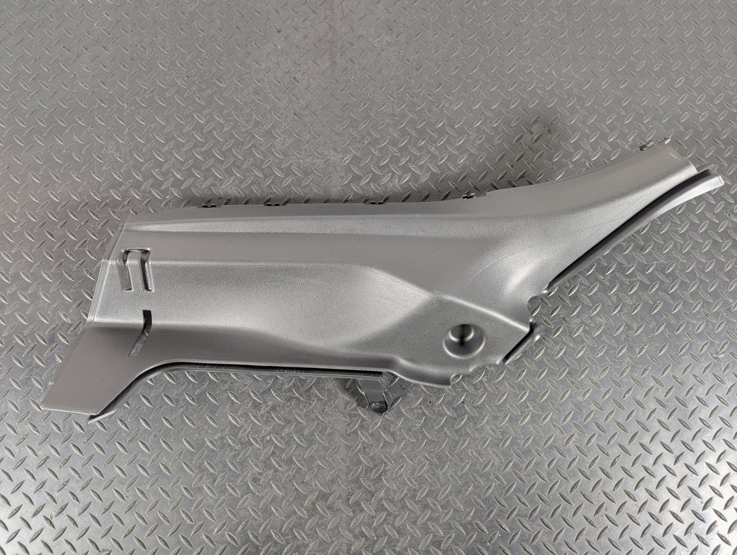 13-19 MERCEDES BENZ CLA C117 REAR LEFT C PILLAR TRIM COVER OEM A1176901125