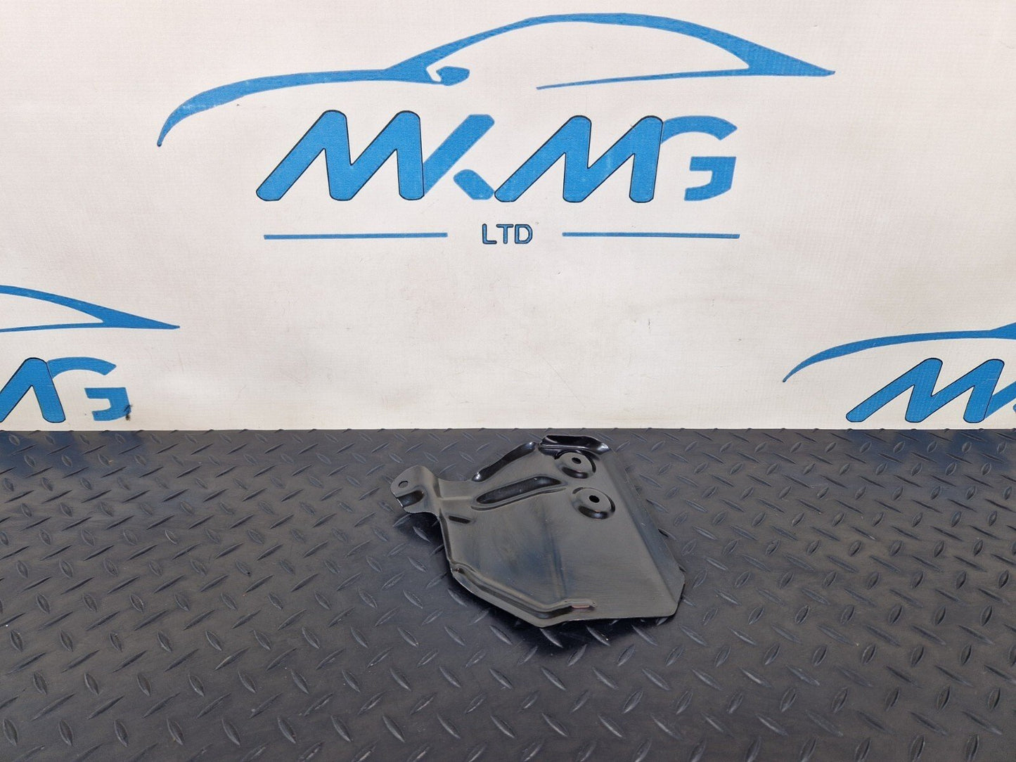12-17 AUDI S5 CONVERTIBLE LEFT SIDE N/S SEAT BELT ANCHOR PLATE 8F0857786B