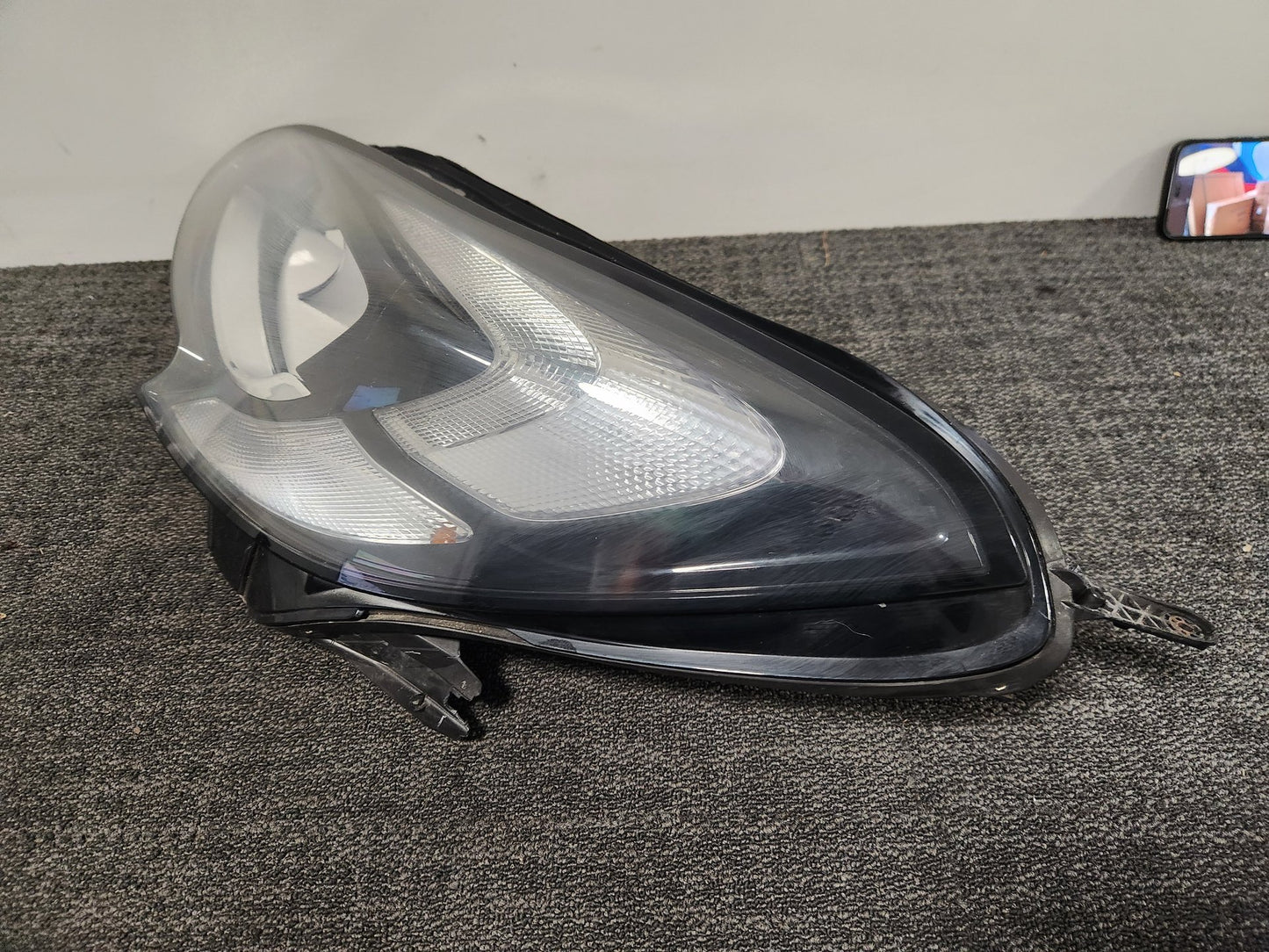 Vauxhall Corsa MK4 (E) (4500) Hatchback Front Left Headlight 13381345 *Damaged*