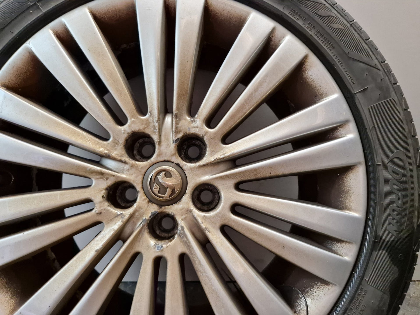 Vauxhall Astra MK6 (J) (A3400) 17" Alloy Wheel with Tyre 215/50/17 ~6mm