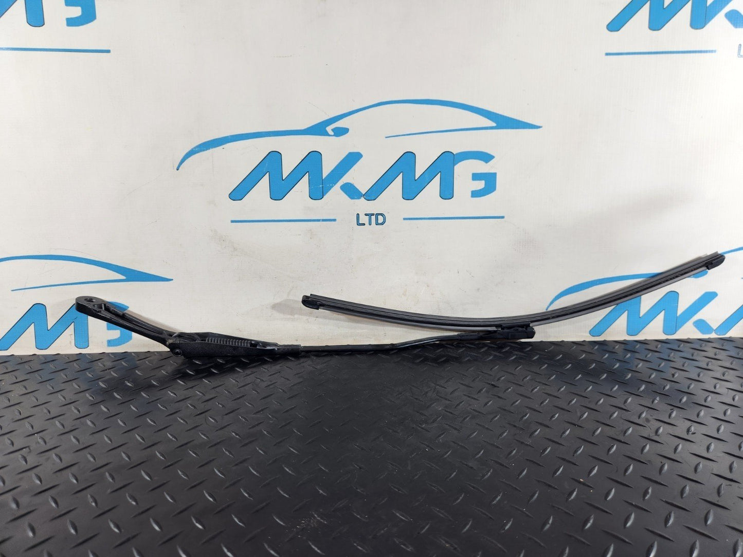 16-22 MERCEDES BENZ X253 O/S RIGHT FRONT WIPER ARM A2538203000