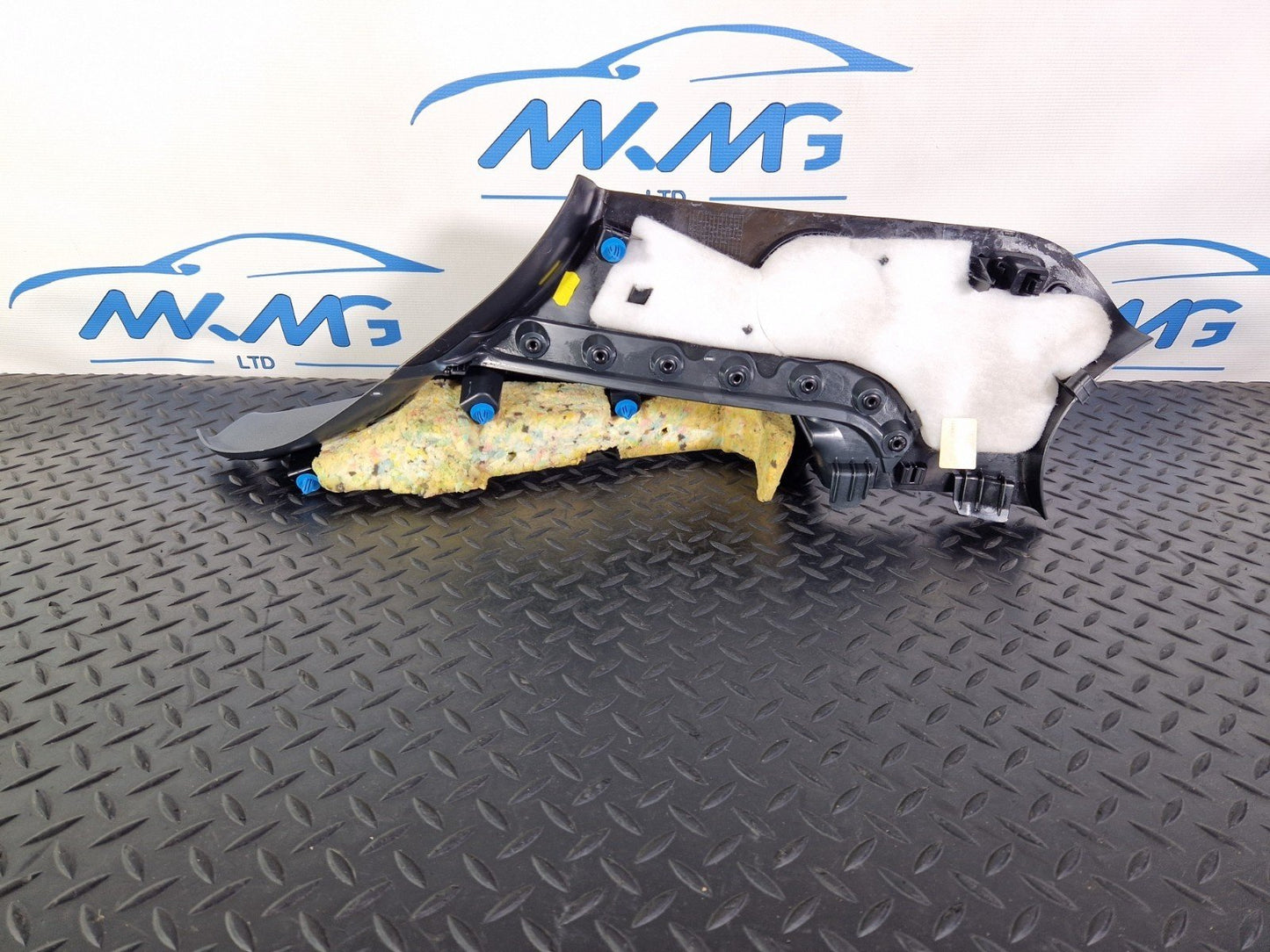 12-18 MERCEDES BENZ W176 DRIVER OFF SIDE INTERIOR REAR C PILLAR TRIM A1766902200