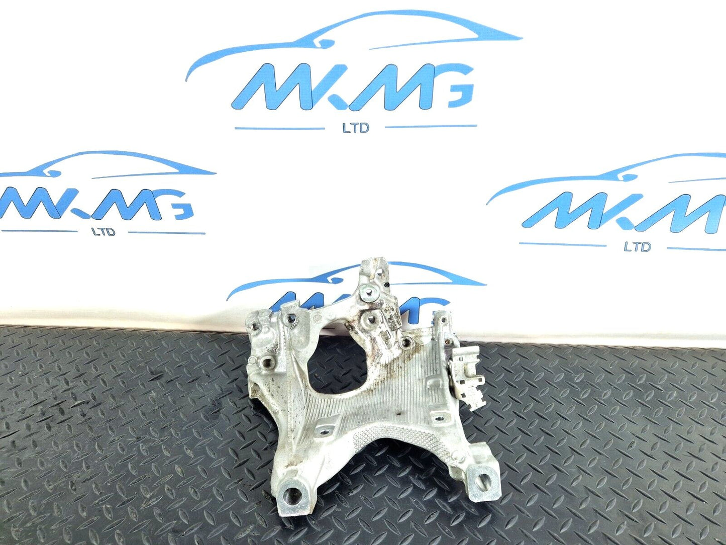 16-24 AUDI A5 F5 COUPE FRONT RIGHT O/S/F GENUINE SUBFRAME BRACKET 8W0399296E