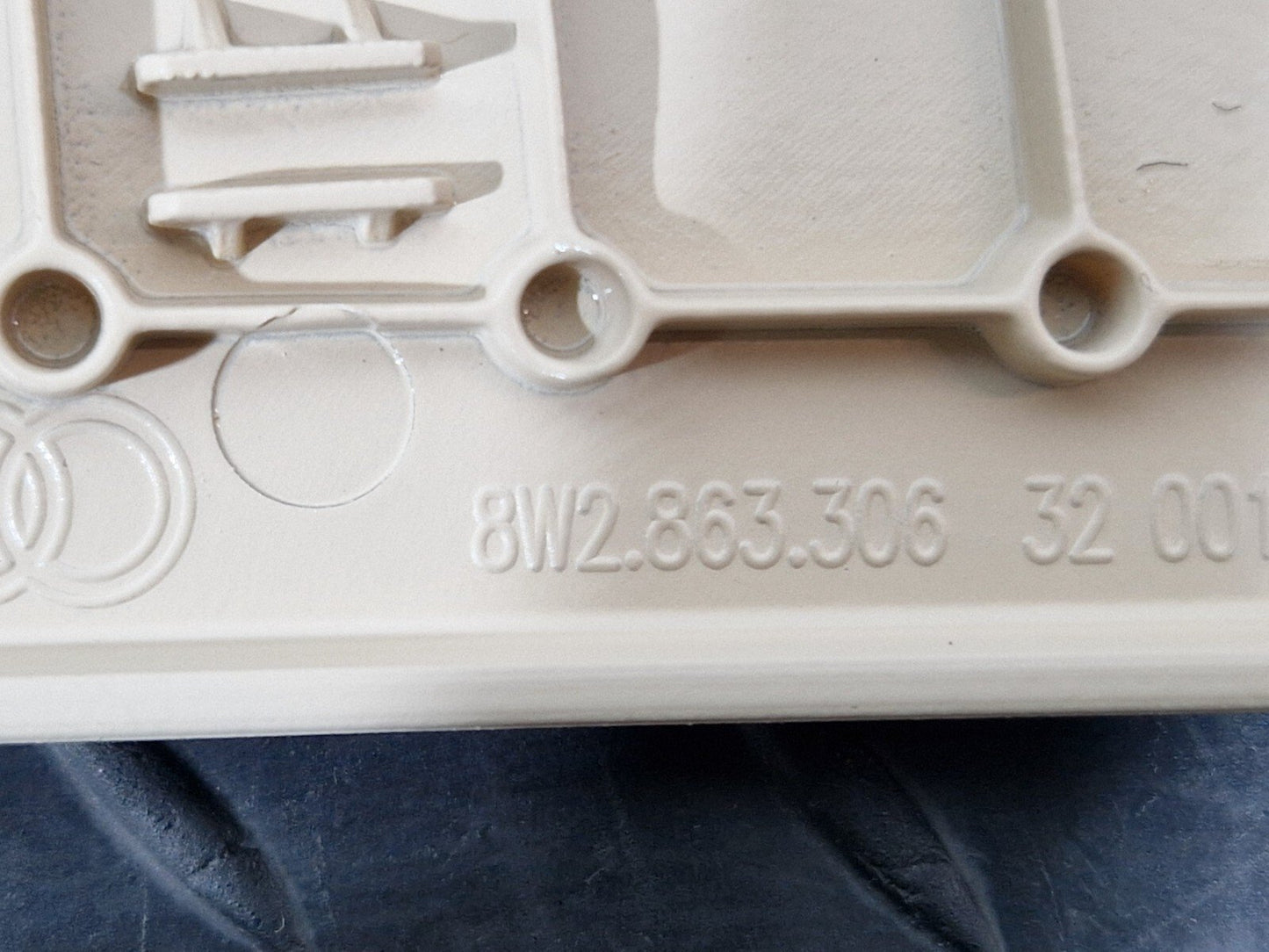 16-24 AUDI A5 F5 COUPE GENUINE CENTRE CONSOLE RIGHT SIDE COVER BEIGE 8W2863306