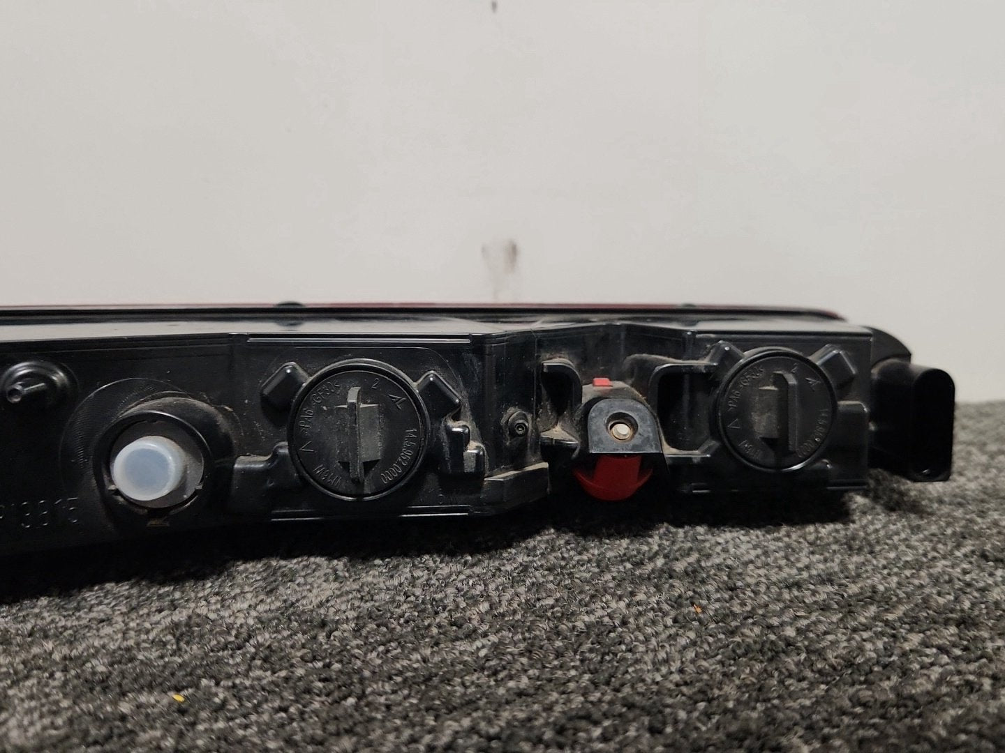 Audi Q7 4M Right O/S Rear Bumper Light Reflector Lamp Lens 4M0945096