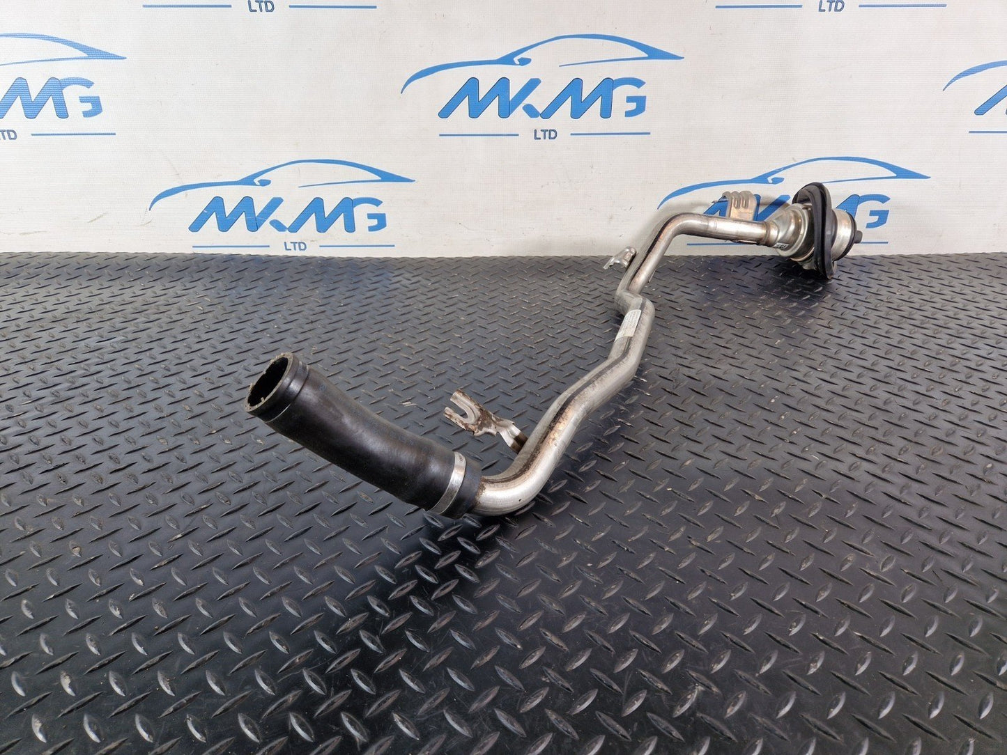 19-ON MERCEDES BENZ B CLASS W247 GENUINE FUEL TANK FILLER NECK PIPE A2474700020