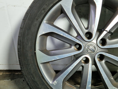 Nissan Qashqai+2 MK1 FL (J10) 18" Alloy Wheel with Tyre 215/55/18 ~3mm