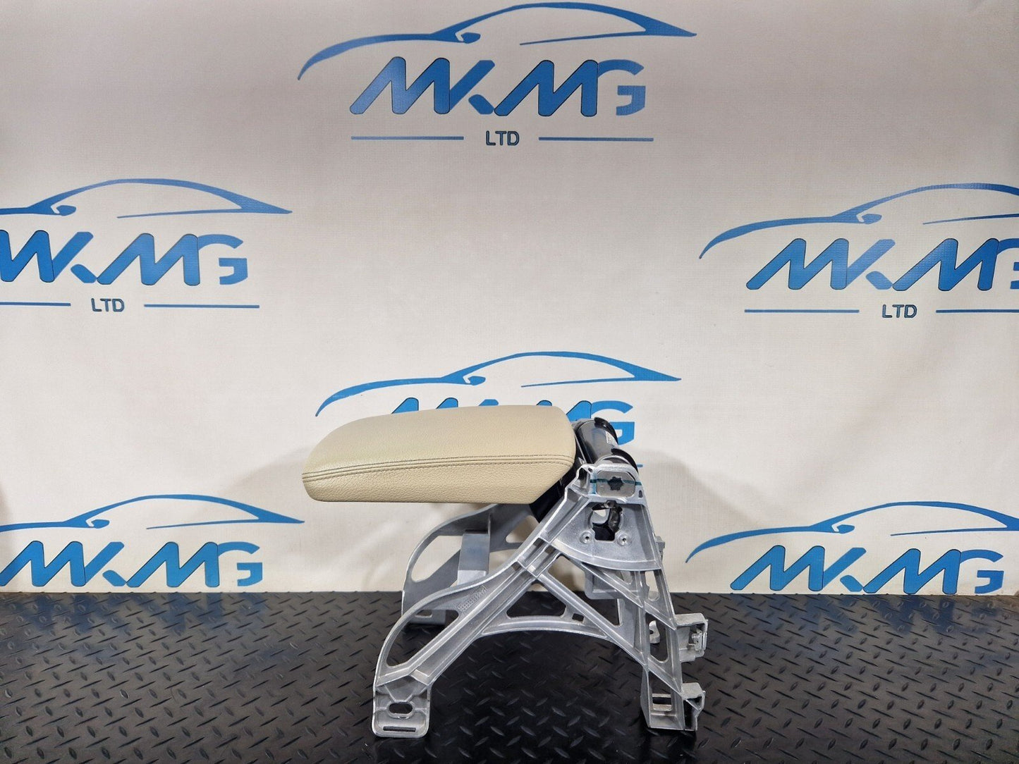 16-24 AUDI A5 F5 COUPE FRONT CENTRE CONSOLE BEIGE LEATHER ARM REST 8W0864283A