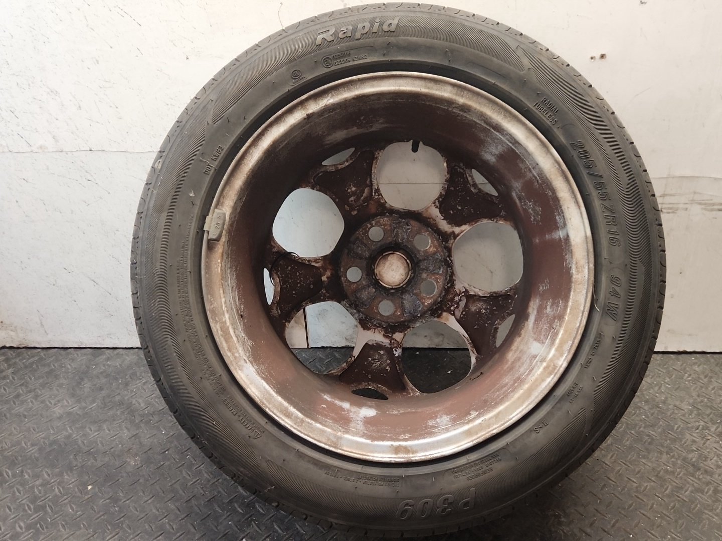 Ford C-Max MK1 FL (C214) 16" Alloy Wheel with Tyre 205/55/16 ~4mm 7M5J-AA