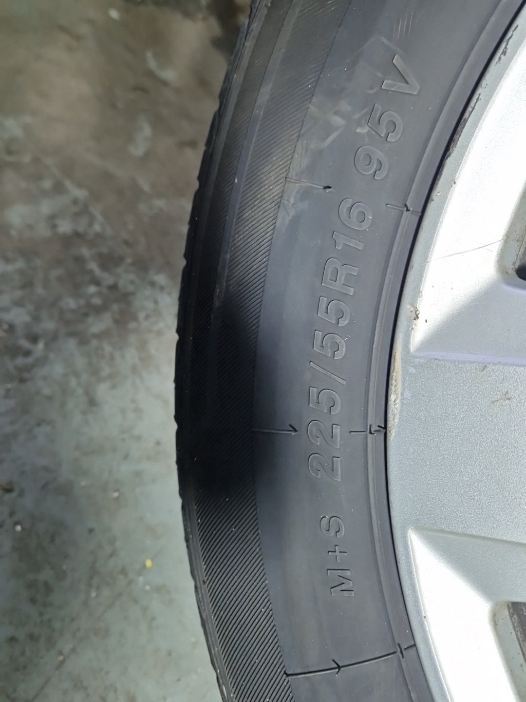 Audi A6 Quattro MK3 (4F)(C6) Alloy Wheel with Tyre 225/55/16 ~4mm 4F0601025AJ
