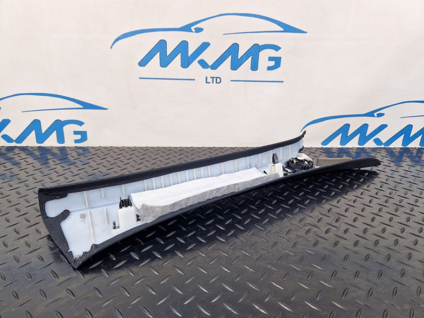 19-ON MERCEDES BENZ A CLASS LEFT SIDE A PILLAR TRIM COVER A1776900000