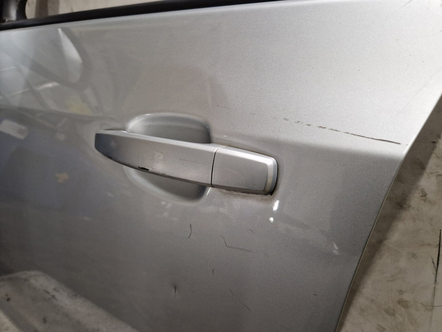 Vauxhall Astra MK6 Front Left N/S Passenger Complete Door in Silver GAN (176)