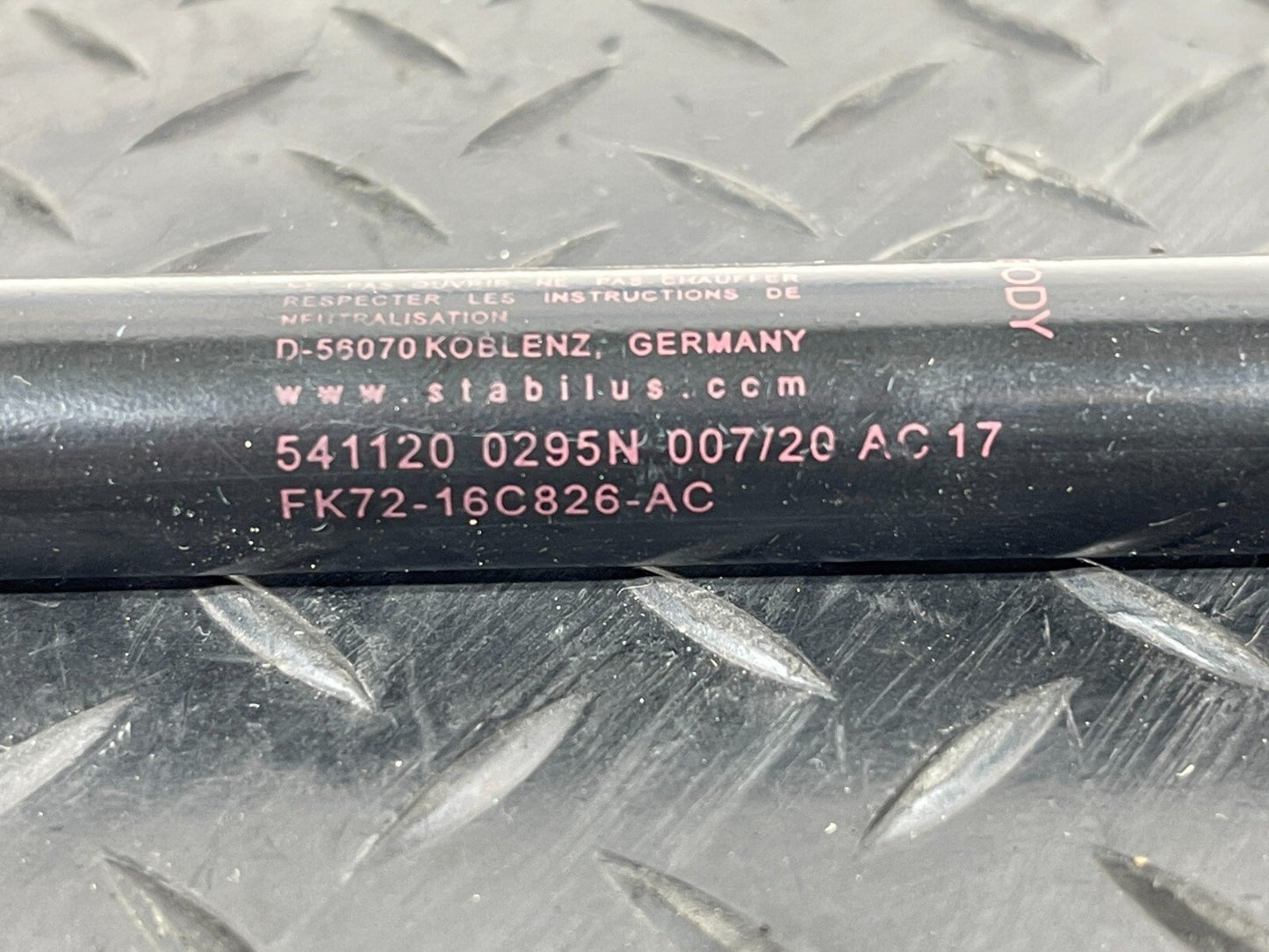 2019-ON  LAND ROVER DISCOVERY L550 LCI BONNET GAS STRUT FK72-16C826-AC
