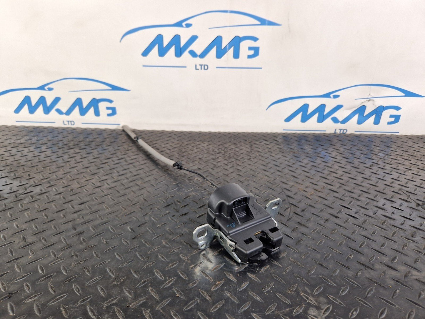 Mercedes-Benz Unknown Part Type A2389203501