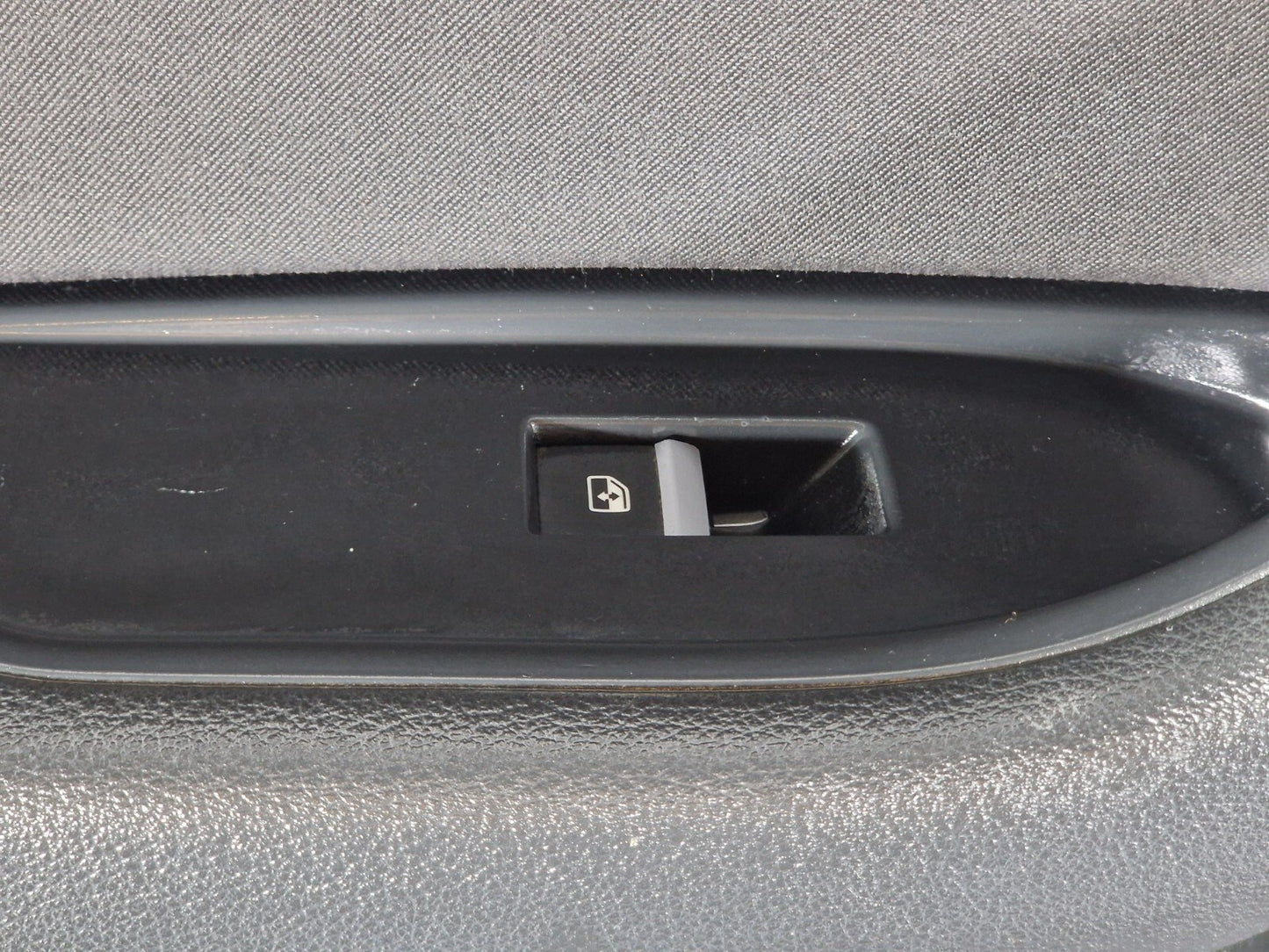 16-19 AUDI A4 B9 GENUINE FRONT PASSENGER SIDE DOOR CARD PANEL 8W0867133