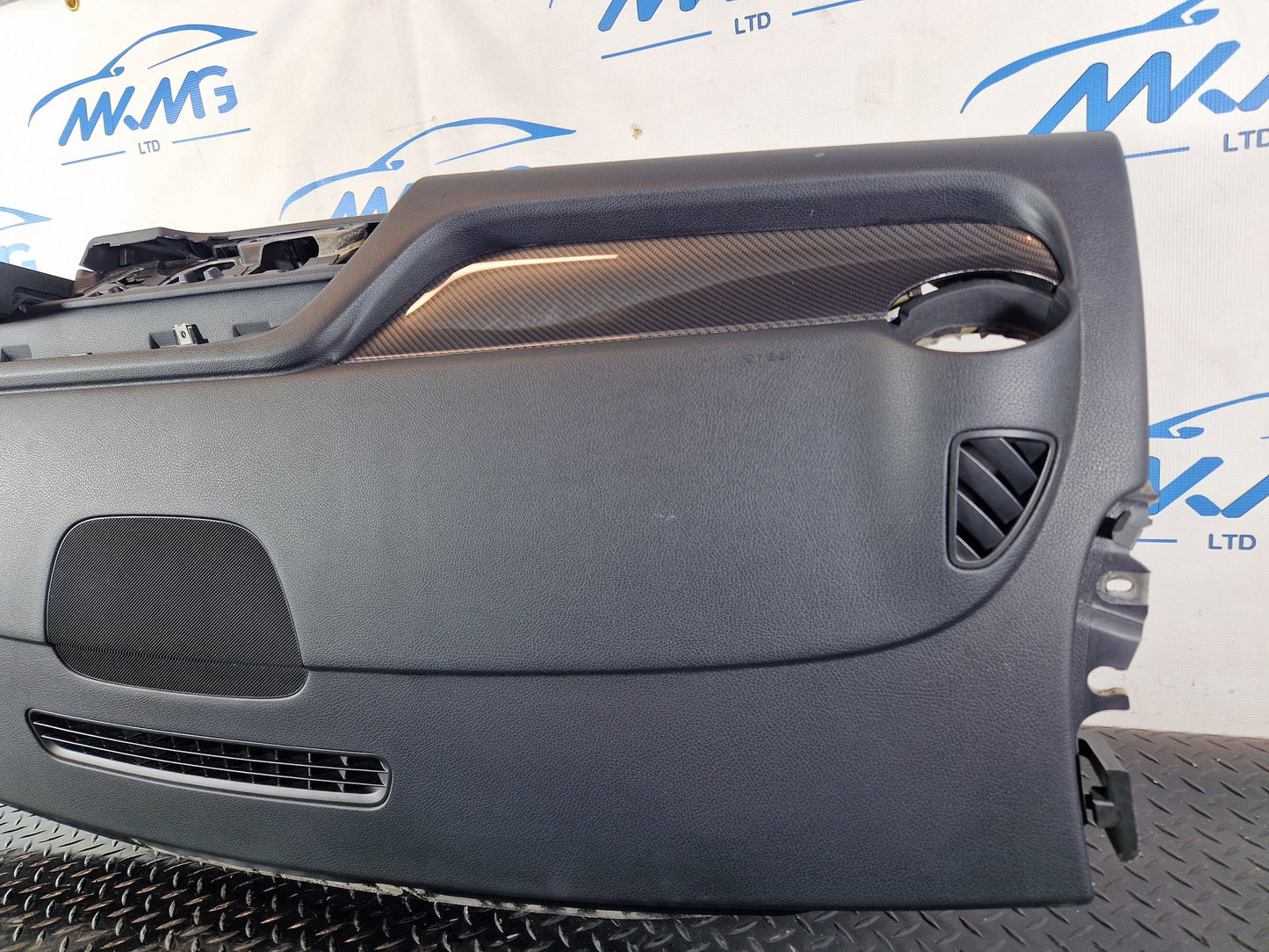 Mercedes-Benz B200d B-Class W247 complete dashboard with air bag