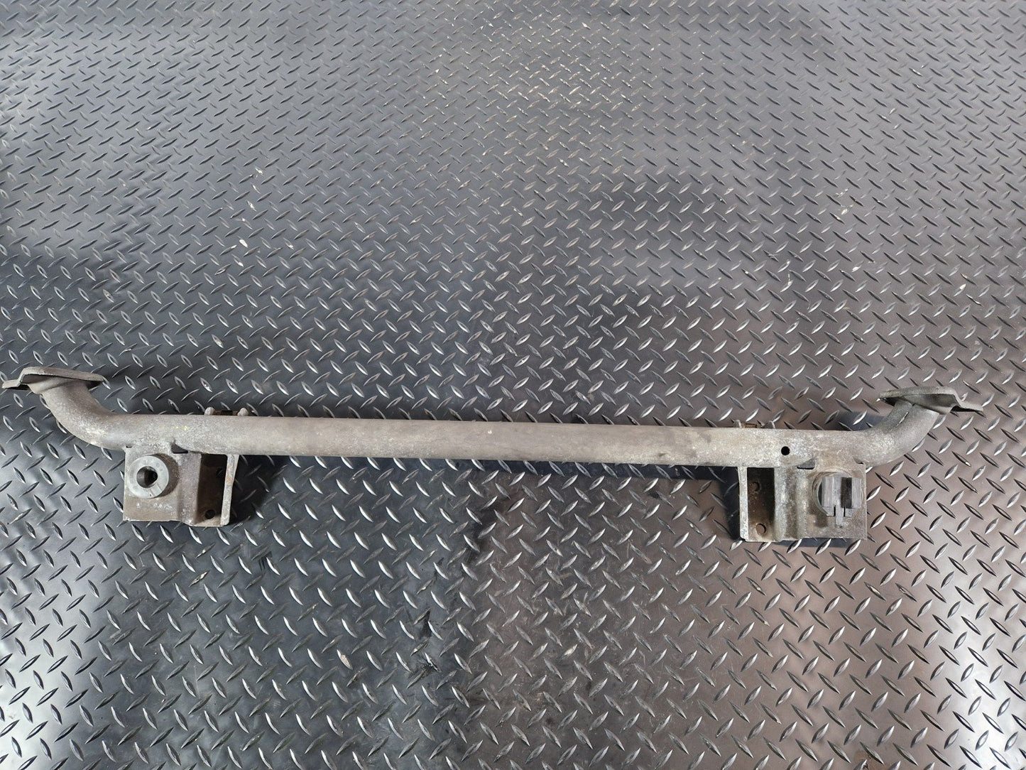 11-19 MERCEDES BENZ ML GLE W166 GENUINE RADIATOR MOUNT A1635010181 A1666200085
