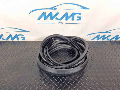 14-21 MERCEDES BENZ C200 W205 FRONT DOOR LEFT SIDE RUBBER SEAL A2056970051