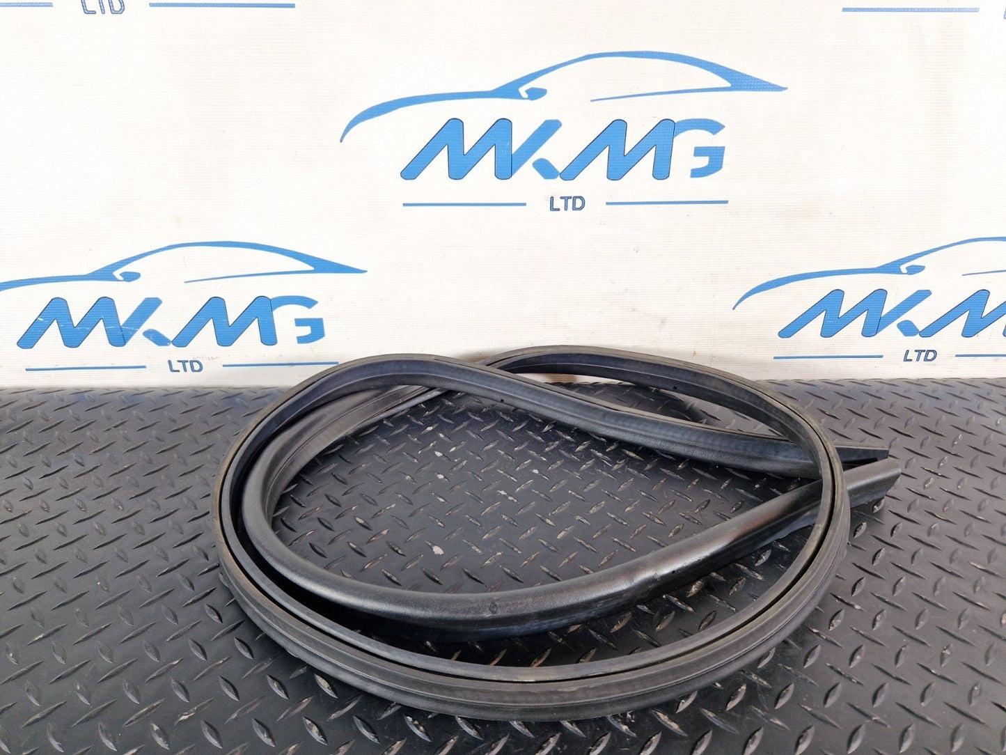 11-19 MERCEDES BENZ ML W166 GENUINE ENGINE BONNET HOOD GASKET SEAL