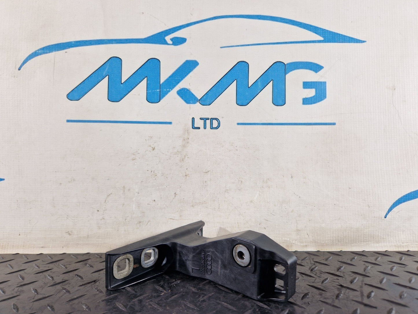 16-20 AUDI Q7 4M FRONT LEFT N/S BUMPER BRACKET MOUNT 4M0807333