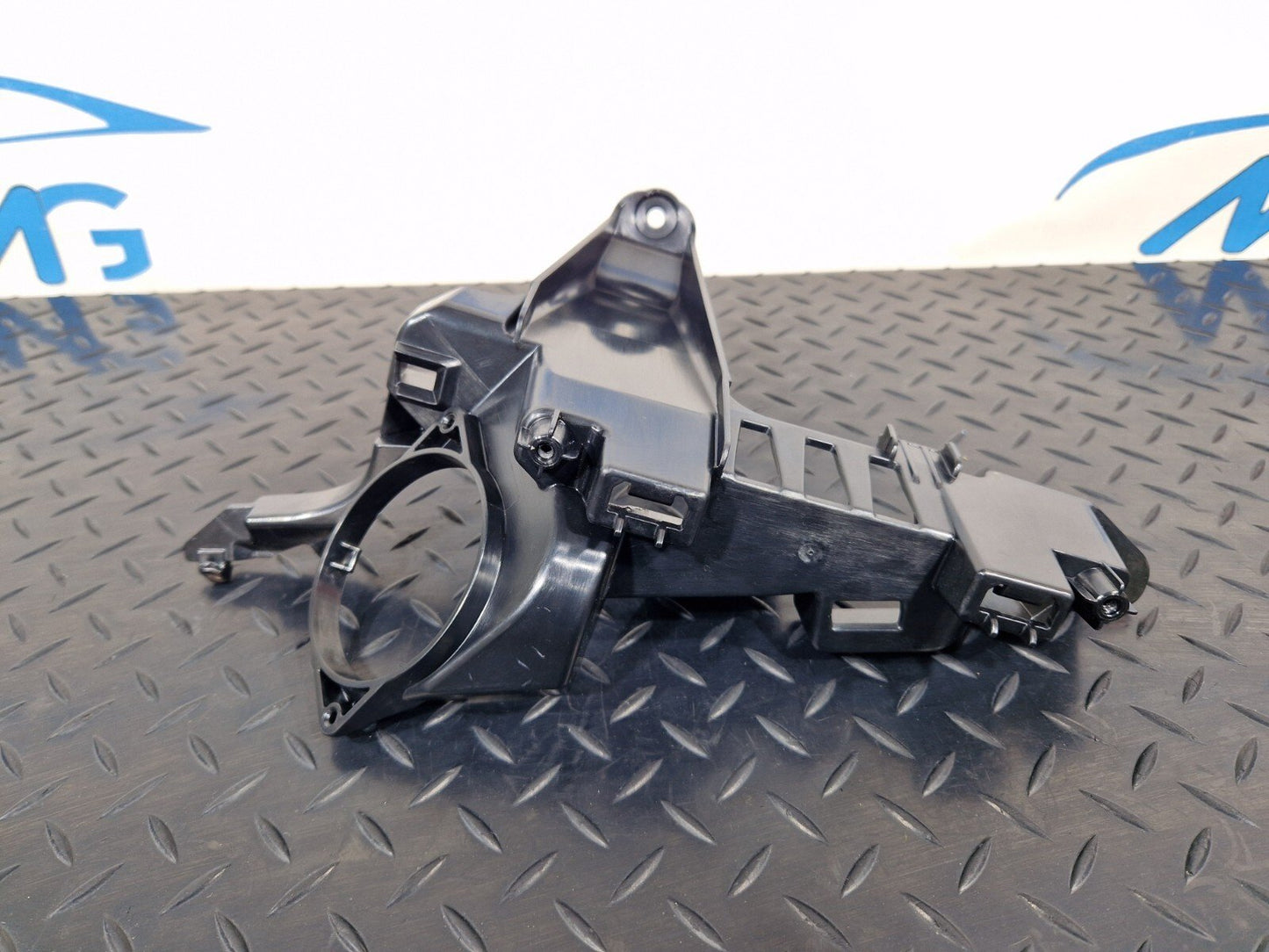 16-23 AUDI A5 F5 SPORTBACK S-LINE LEFT D-PILLAR TRIM BRACKET 8W8867729A