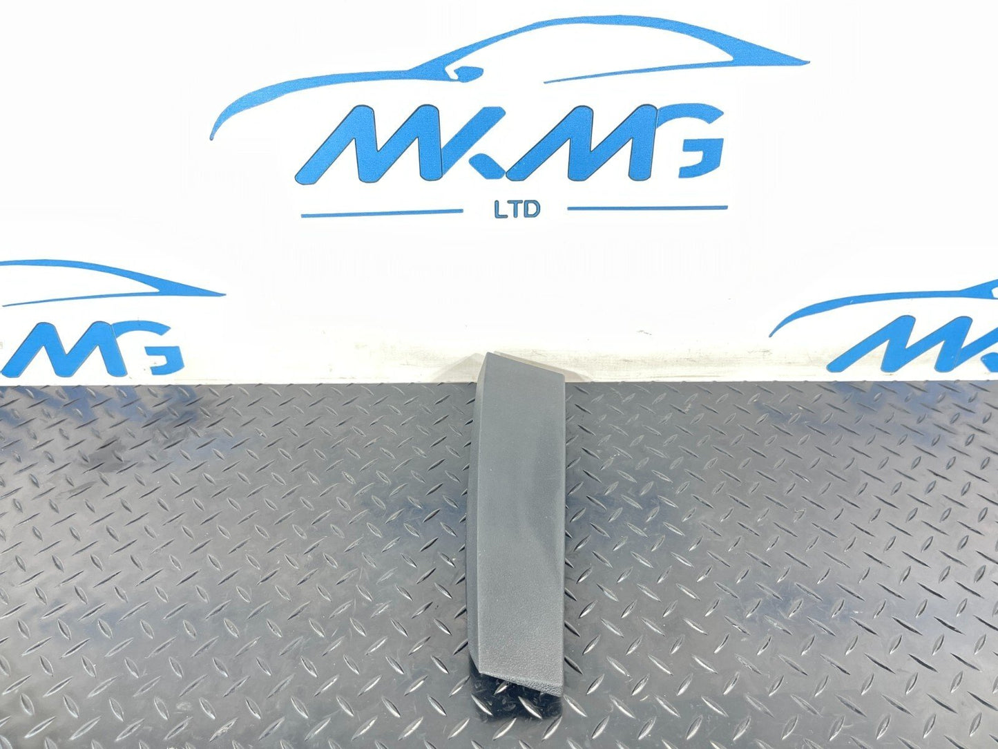 BMW 1 2 SERIES F40 F44 GLOVE BOX LOWER TRIM COVER 6994859