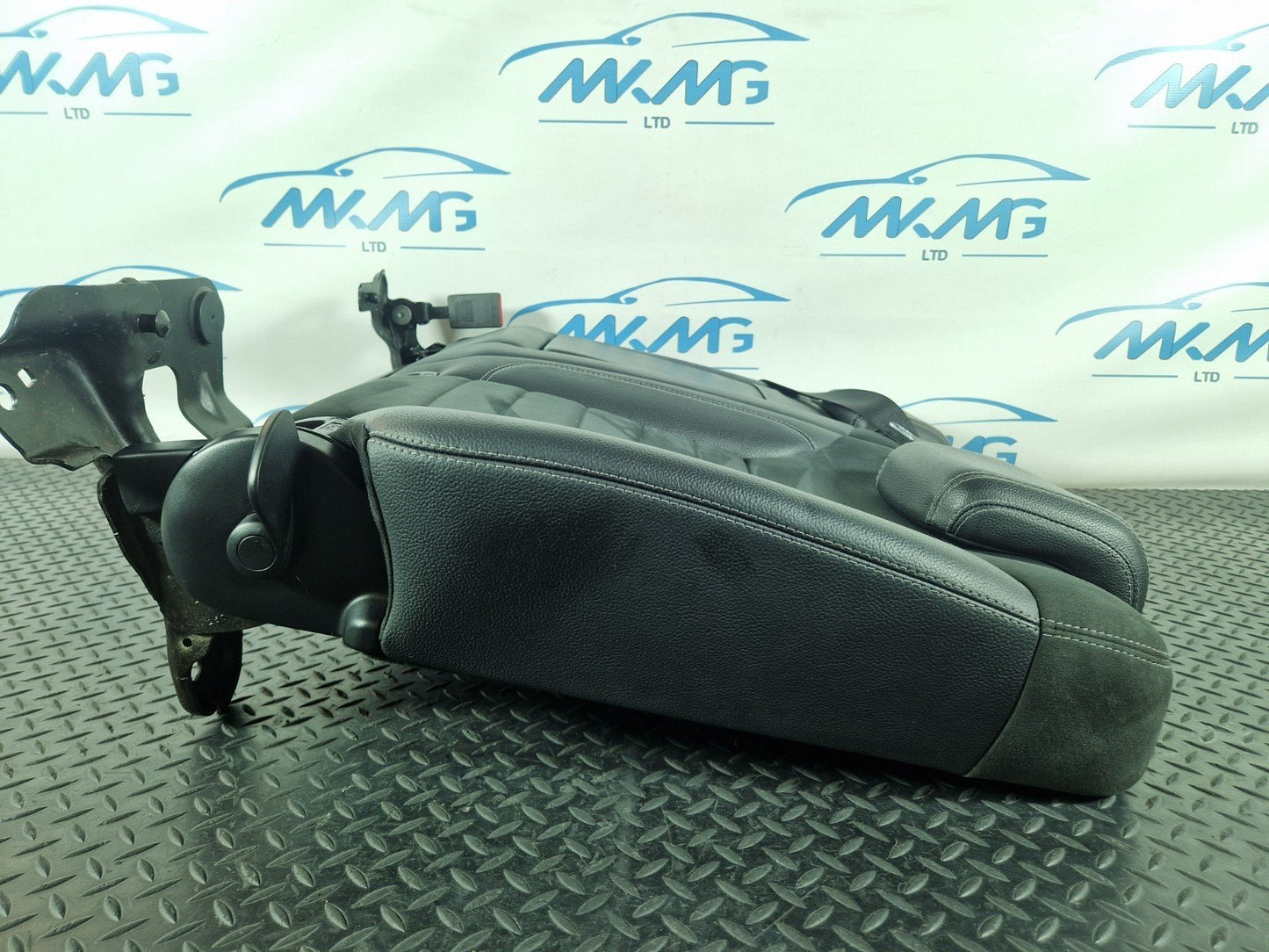 11-19 MERCEDES BENZ ML W166 REAR SEAT BACKREST LEFT SIDE HALF LEATHER IN BLACK
