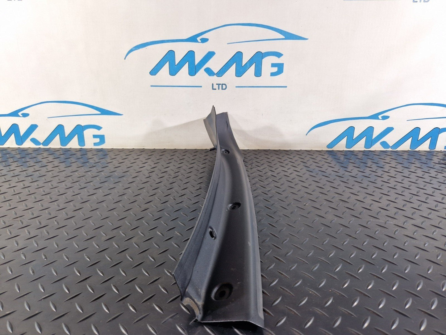 11-19 MERCEDES BENZ ML W166 MOULDING TRIM FOR RAIN GUTTER REAR RIGHT A1666930117
