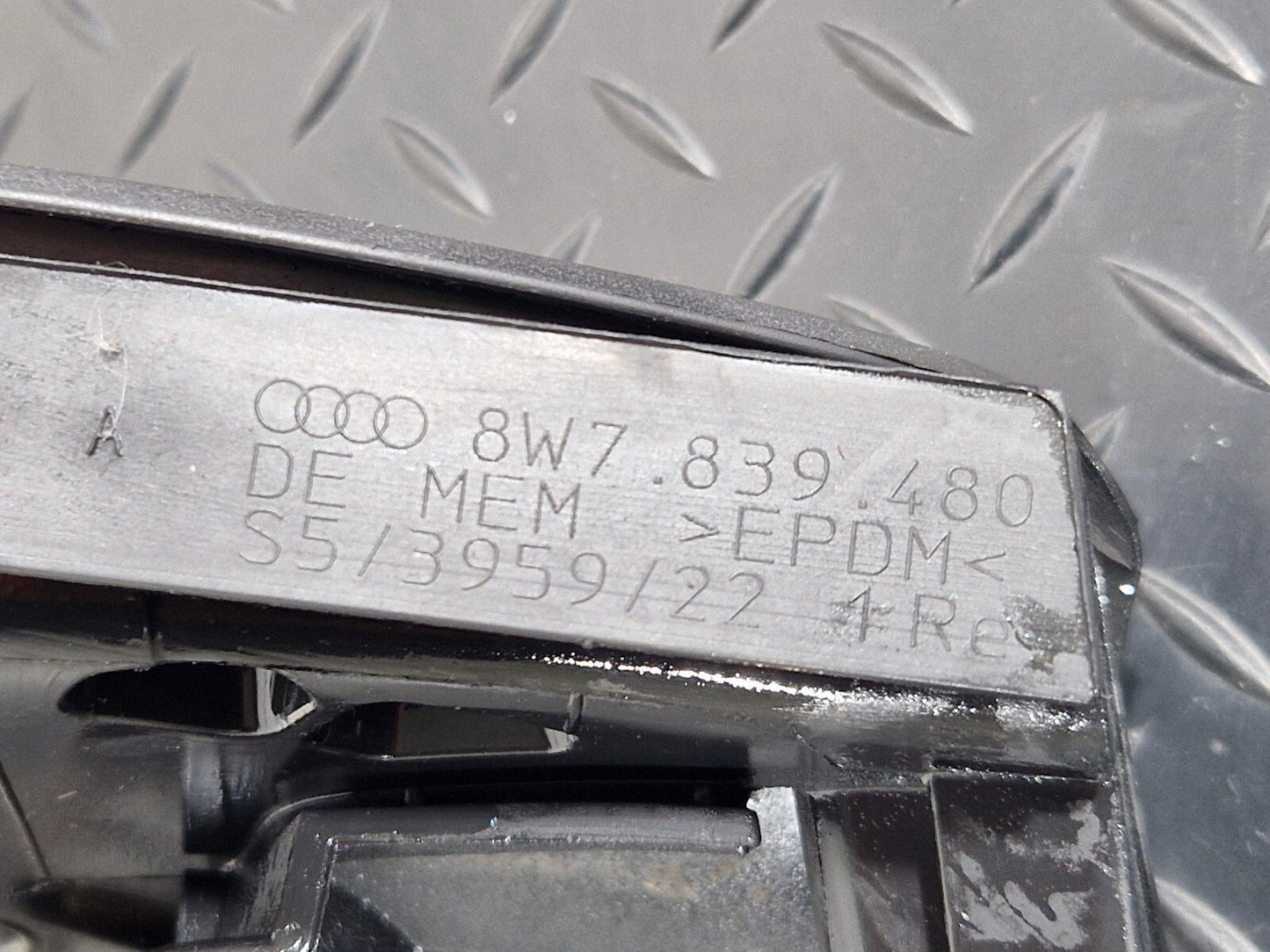 Audi Unknown Part Type 8W7839480