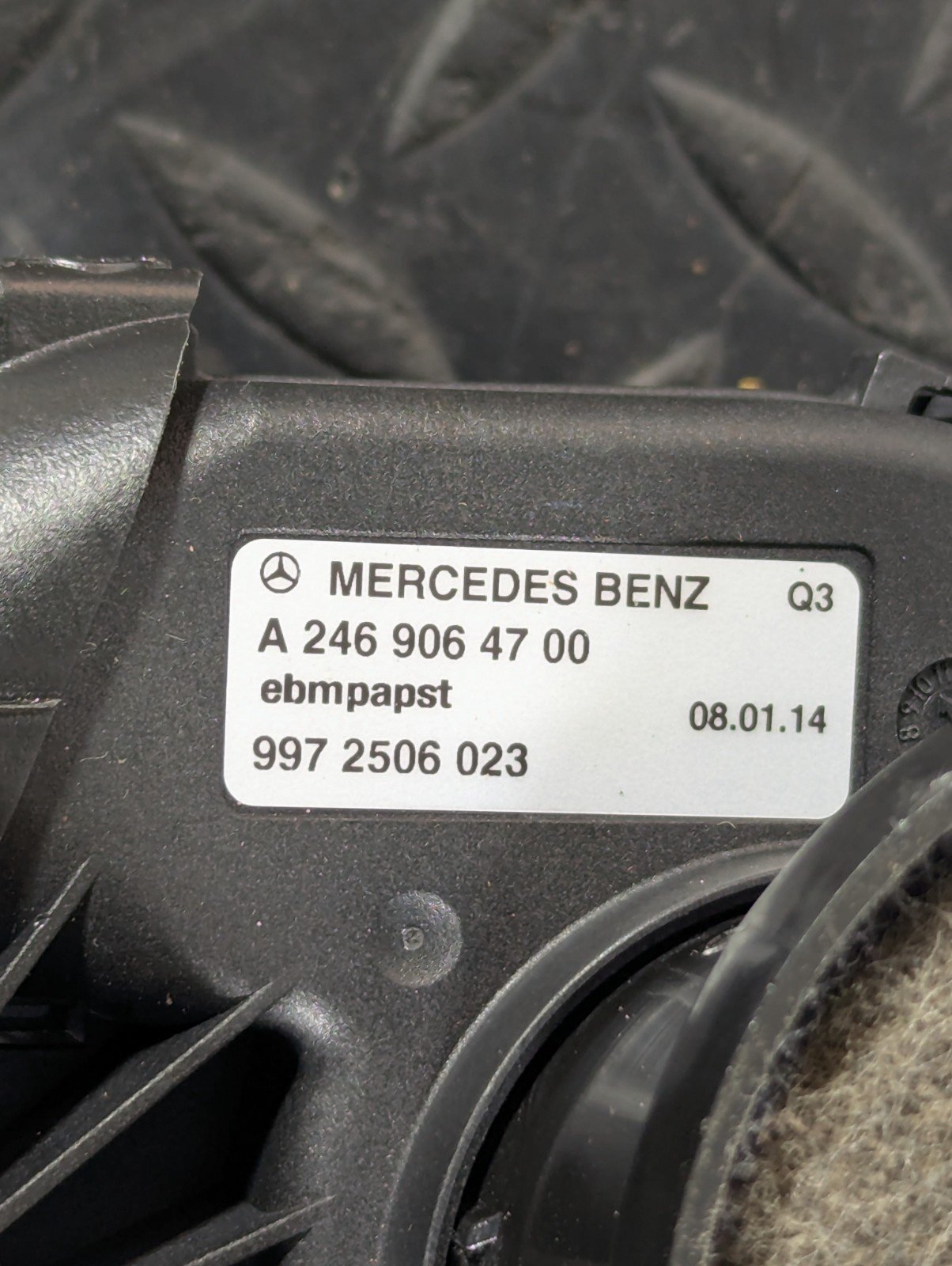 13-19 MERCEDES BENZ CLA C117  DASHBOARD HEATER BLOWER FAN MOTOR A2469064700