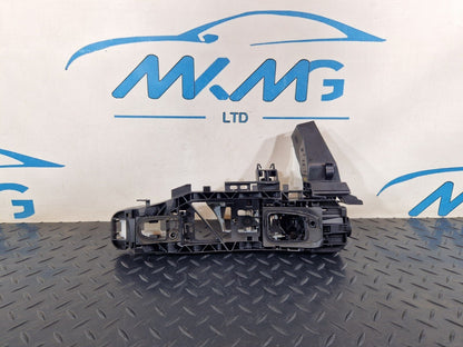 18-ON MERCEDES A CLASS W177 OEM FRONT RIGHT O/S DOOR HANDLE BASE MOUNT BRACKET
