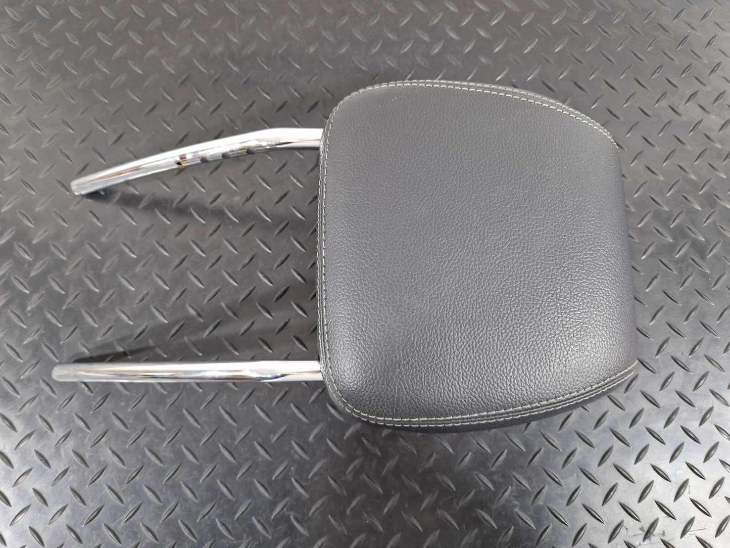 18-ON MERCEDES BENZ A CLASS W177 GENUINE FRONT SEAT HEADREST FITS LEFT & RIGHT