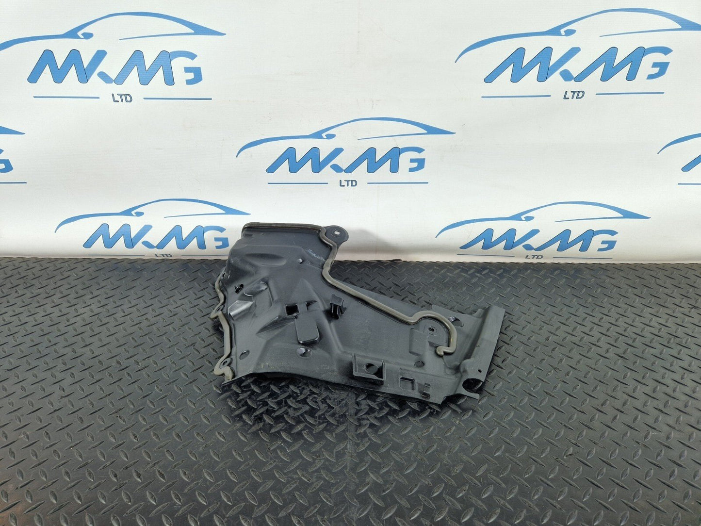 14-21 MERCEDES BENZ W205 GENUINE ENGINE PARTITION PROTECTION SHIELD A2056205801