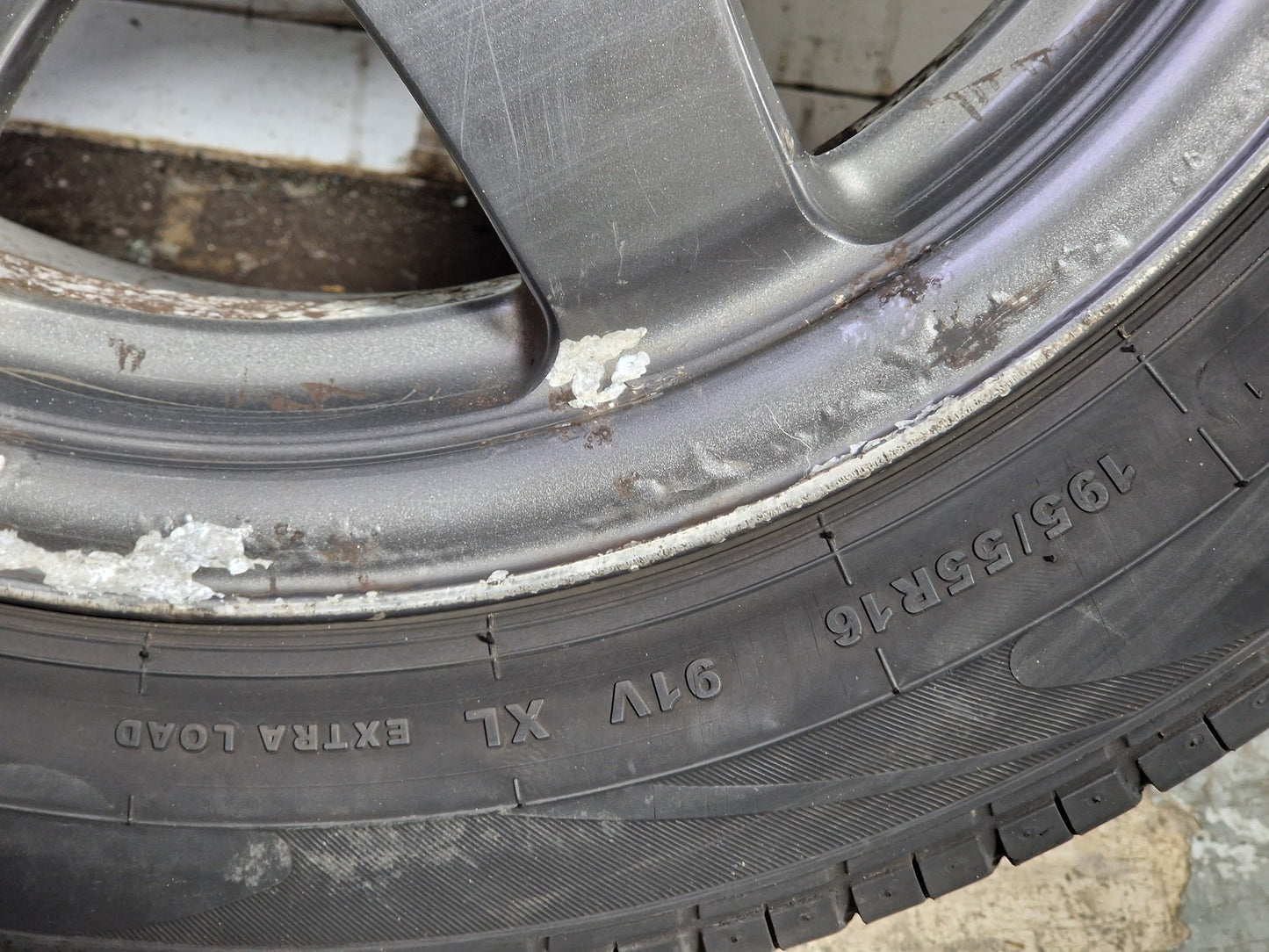 Toyota Prius MK2 (NHW20) 16" Alloy Wheel with Tyre 195/55/16