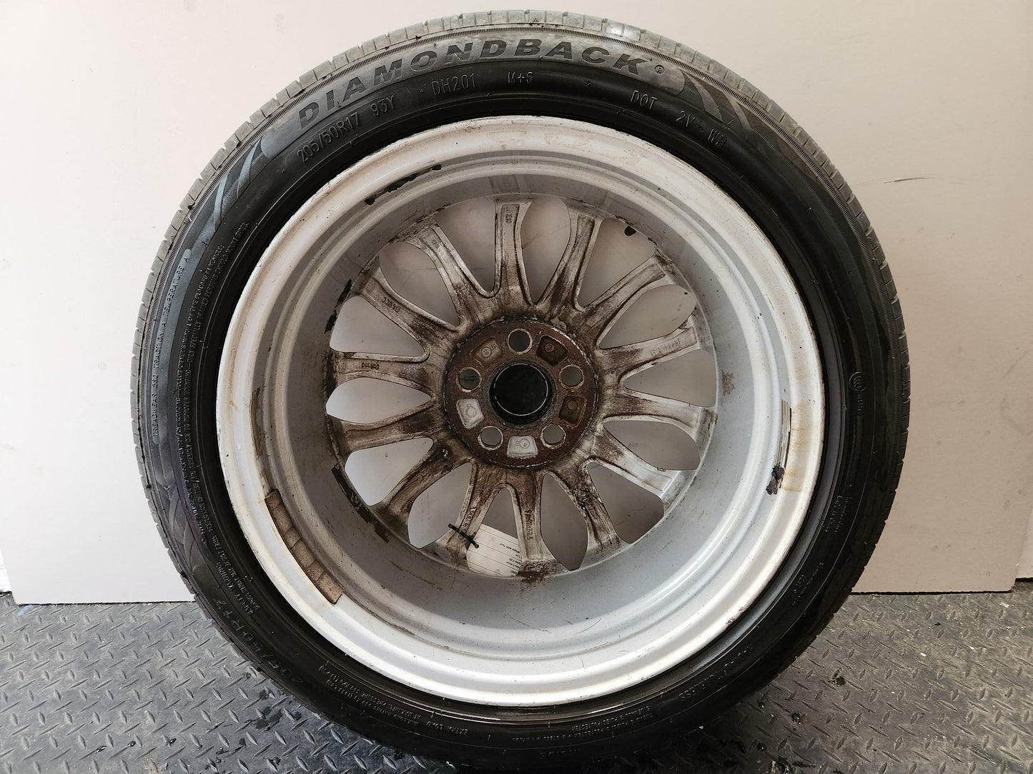 Volvo C30 MK1 (MK) 17" Alloy Wheel with Tyre 205/50/17 ~5mm