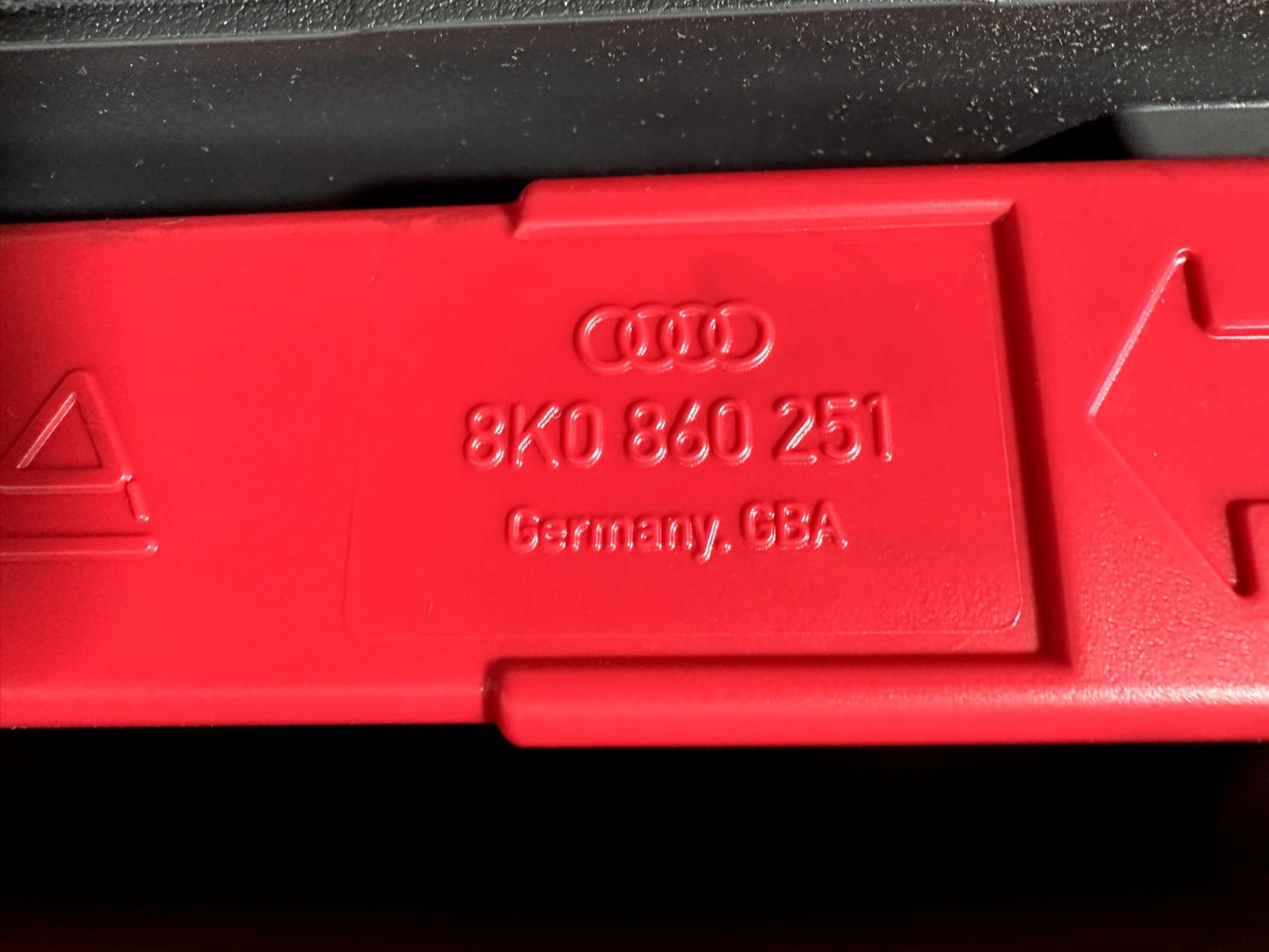 16-19 AUDI A4 B9 AVANT GENUINE BOOTLID/TAILGATE TRIM COVER BLACK 8W9867979