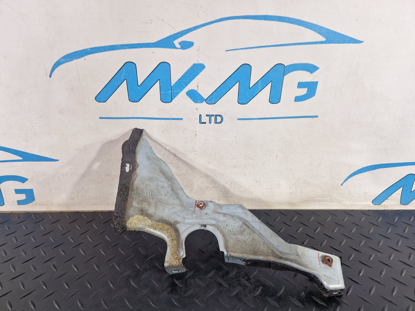 12-18 Land Rover Range Rover Evoque L538 Air Hose Support Bracket GJ3210B832