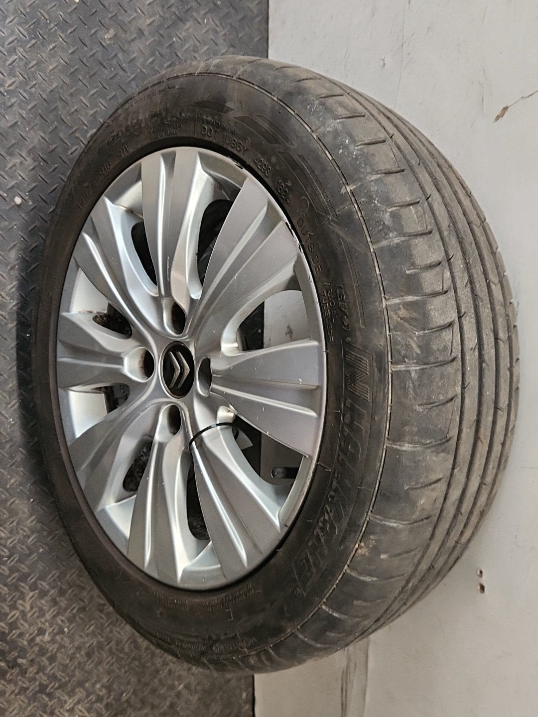 Citroen C3 Picasso MK1 FL (MY10) 16" Alloy Wheel with Tyre 195/55/16 ~5mm