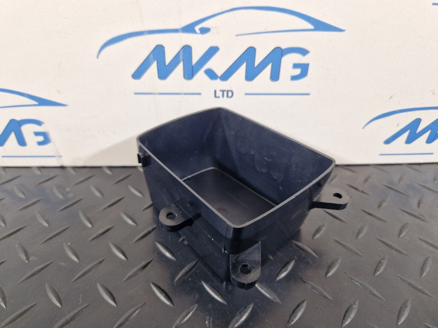 MERCEDES ML W166 CENTER CONSOLE STORAGE COMPARTMENT INSERT TRAY A1666801817