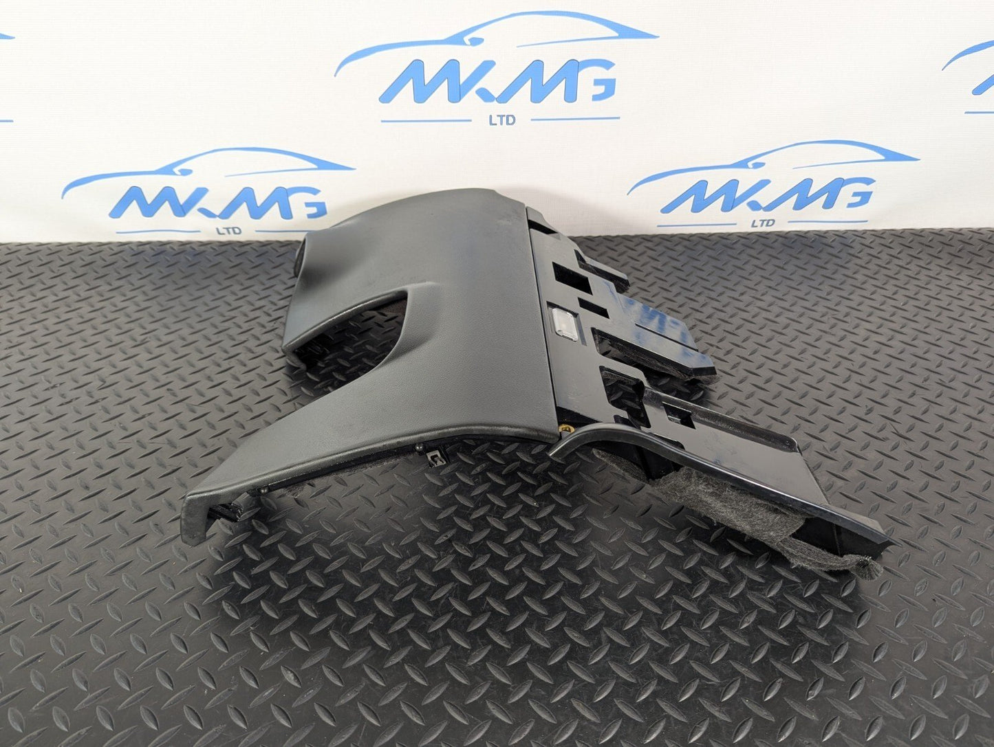 10-17 AUDI A8 4H DASHBOARD LOWER STEERING COLUMN COVER TRIM 4H285700638