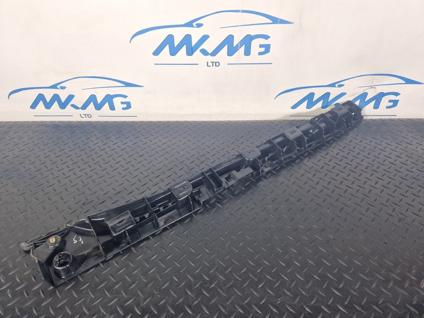 11-18 BMW 6 SERIES F06 SIDESKIRT BRACKET REAR LEFT PASSENGER SIDE 7276349