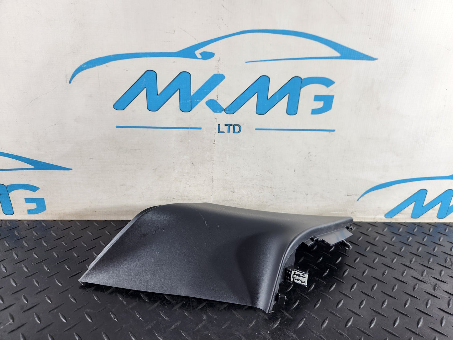 Land Rover Range Rover Evoque Right O/S Genuine C-Pillar Trim K8D2-519A96-AD