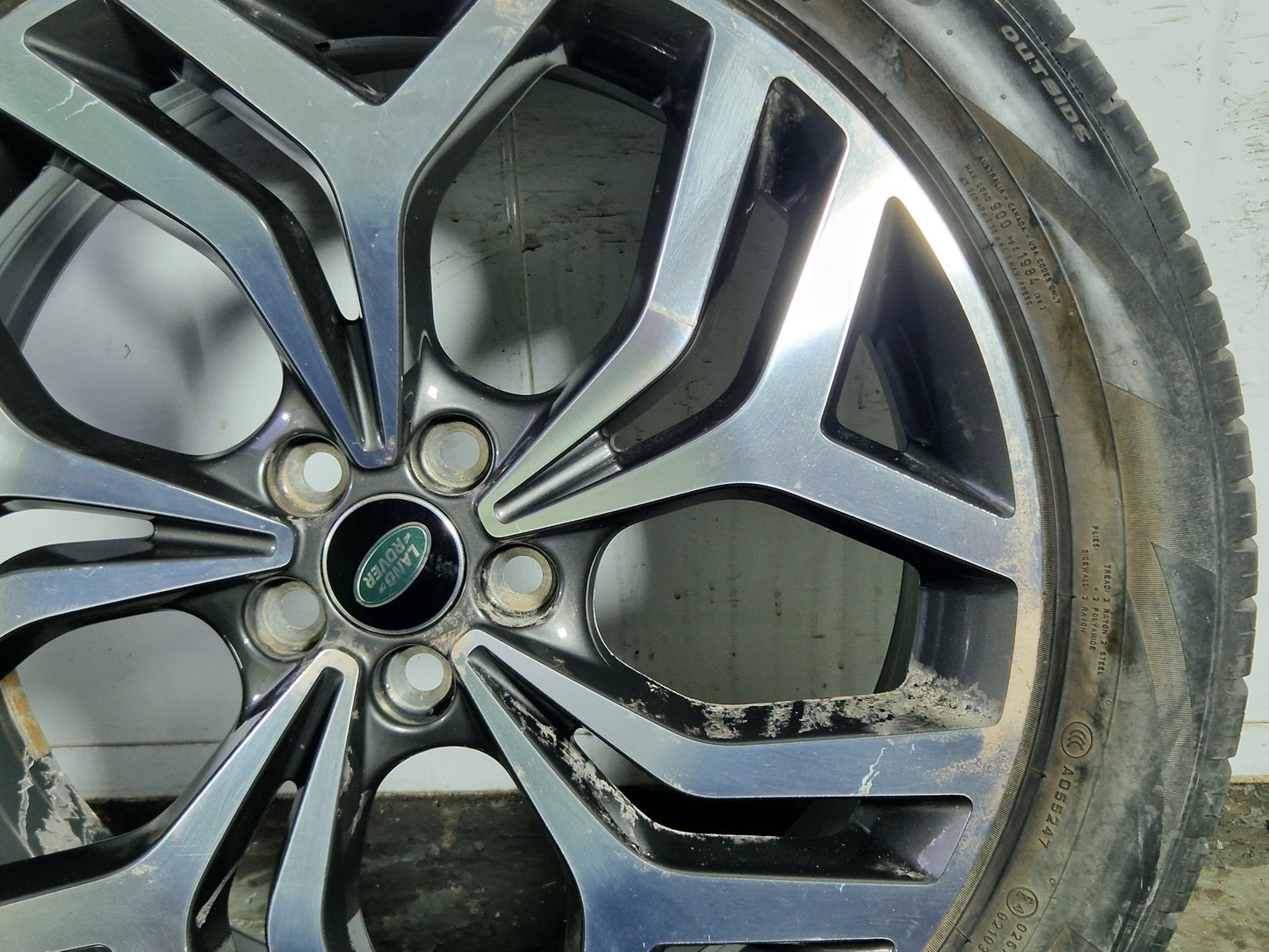 Land Rover Evoque 20" Alloy Wheel with Tyre 235/50/20 ~6mm K8D2-1007-HA